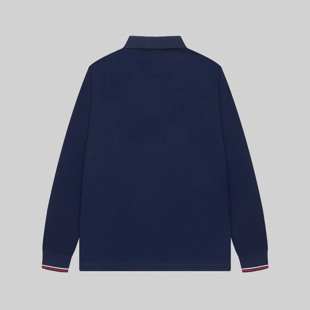 P210 MONCLER/Muzzled New style logo embroidered lapel long-sleeved polo shirt.  A simple yet refined T-shirt. The best item to create a modern and elegant look. Excellent channel product! Customer-supplied Piquet porous fiber pique cotton fabric, which can be called a "breathing fabric."  The unparalleled texture is inseparable from the exquisite materials used in craft tailoring. The craft knitted quilted design makes the hand feel extremely smooth and delicate without any roughness. The original logo design is more luxurious and noble. The upper body is comfortable and classy. The hand feels very smooth and soft. It can be easily controlled regardless of business, fashion or leisure. The age span is very large, which conforms to the trendy and practical dressing customs. It is the first choice for senior urban fashion people.  Black/white/Tibetan orchid Size: M~3XL