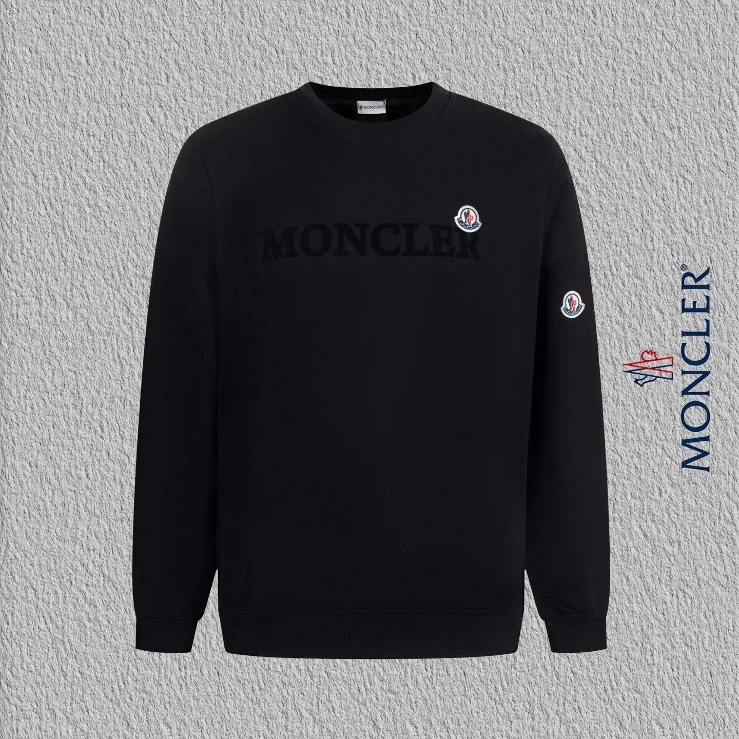 P230 model number B38 round neck sweatshirt with masked flocking and foaming letters and small labels. MONCLER counter consistent sweatshirt. The fabric is made of 420g double-stranded double yarn terry in the same cylinder. 2×2 pure cotton high-elastic fine thread does not deform. Imported machine flocking and foaming printing technology➕classic small label. Internet celebrity popular model, versatile OS version, can be worn up to about 180 catties. Factory assembly line work, imported machine double-line press technology, three complete standards, customized accessories Alignment, same style for men and women colour: black navy size: S M L XL Manual measurement error of about 1-3cm is normal