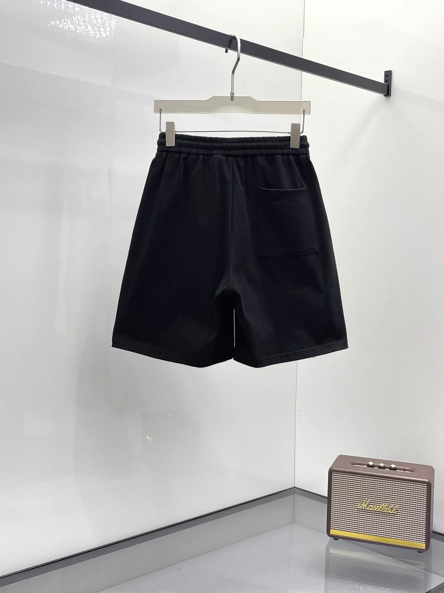 P560 Brand [MONCLER Mouth Covered] 2025 round neck short-sleeved shorts suit. The pure cotton fabric upper body will not be stuffy, the smooth and comfortable skin-friendly effect is more breathable, the fabric has its own texture, classic logo technology, a new interpretation from a unique angle, the first choice for fashion and versatility! Size: M-3XL (maximum wear: 190 pounds)