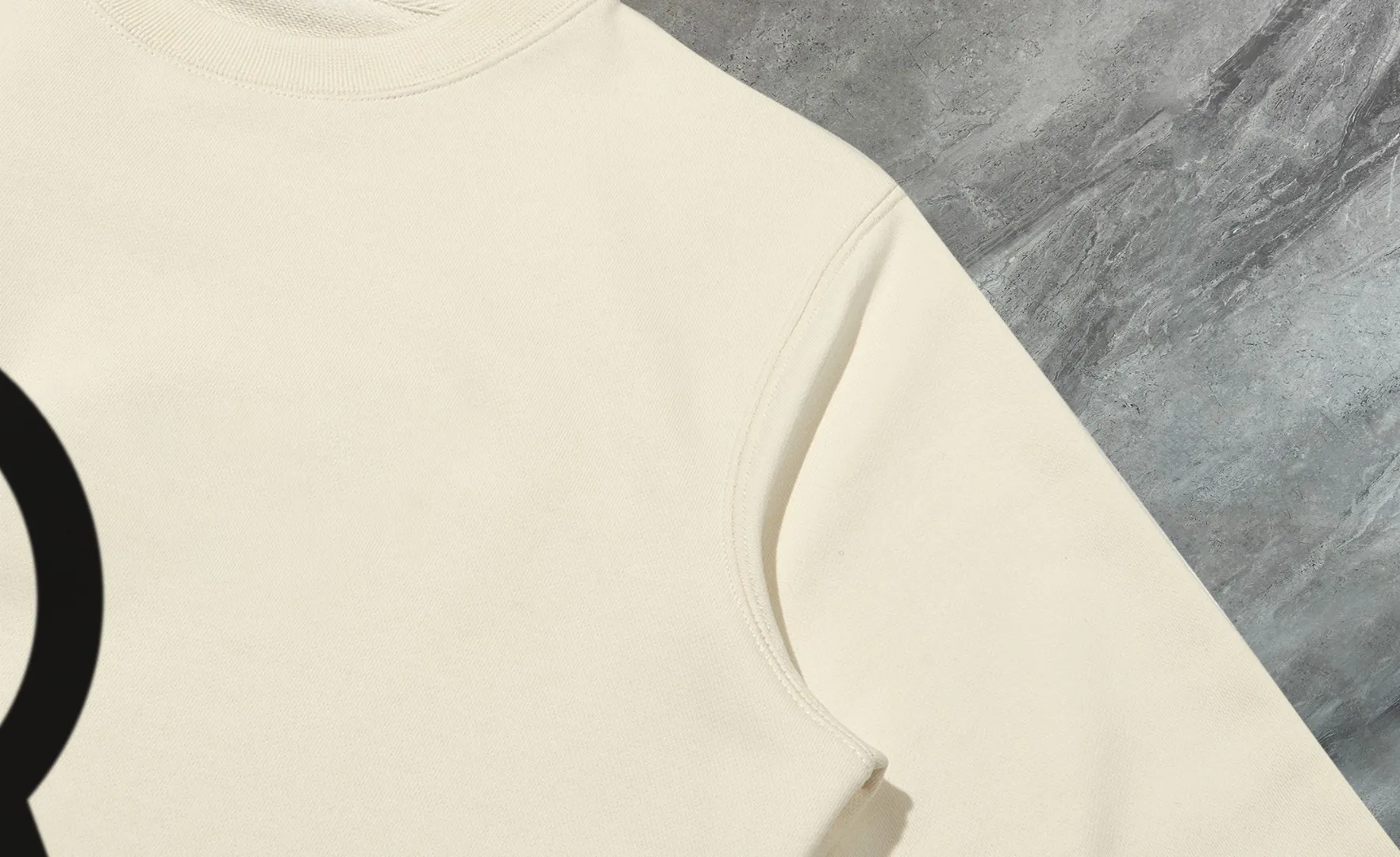P210 High-version sweatshirt) [Long-term stock] 〖𝐌𝐎𝐍𝐂𝐋𝐄𝐑~Mask〗 Made of 440g heavy-weight fabric. It is different from the market currency. It can be matched with any variety and is properly handsome. 😎The whole dress is made of double waistcoats. The double waistcoats make the whole dress more three-dimensional. Not ordinary factories can do such fine work. 2025 Spring runway version of the T stage, on sale at the counter, round neck terry sweatshirt, high-end double-strand pure cotton, custom-made stretch ribs, dyed in the same vat, complete with three standards, matched with exquisite embroidered LOGO on the chest, simple and advanced, same style for men and women. Color: black, apricot, white, size: S M L XL 2XL