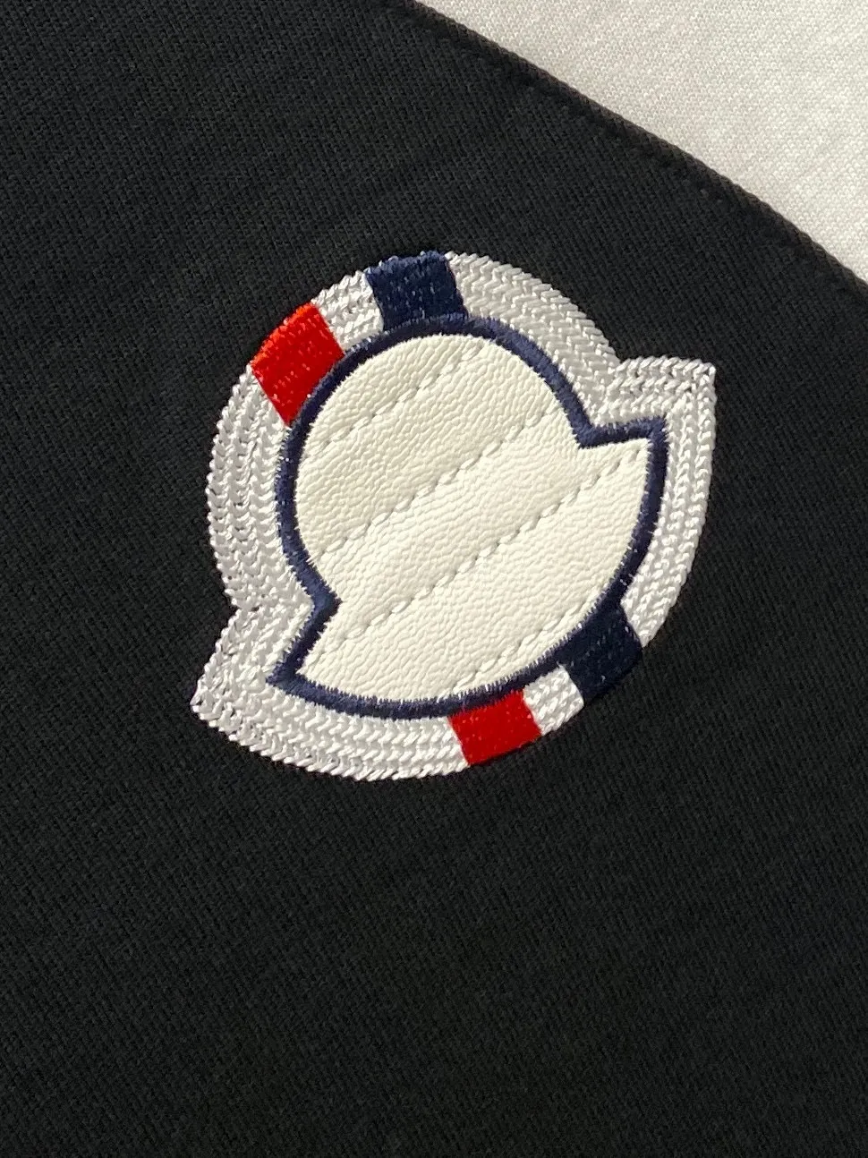 P570 Brand [MONCLER Mouth Covered] 2025 round neck short-sleeved shorts suit. The upper body of pure cotton fabric will not be stuffy. The smooth and comfortable skin-friendly effect is more breathable. The fabric has its own texture. Classic logo technology. A new interpretation from a unique angle. Fashionable and versatile choice! Size: M-3XL (maximum wear: 190 pounds)