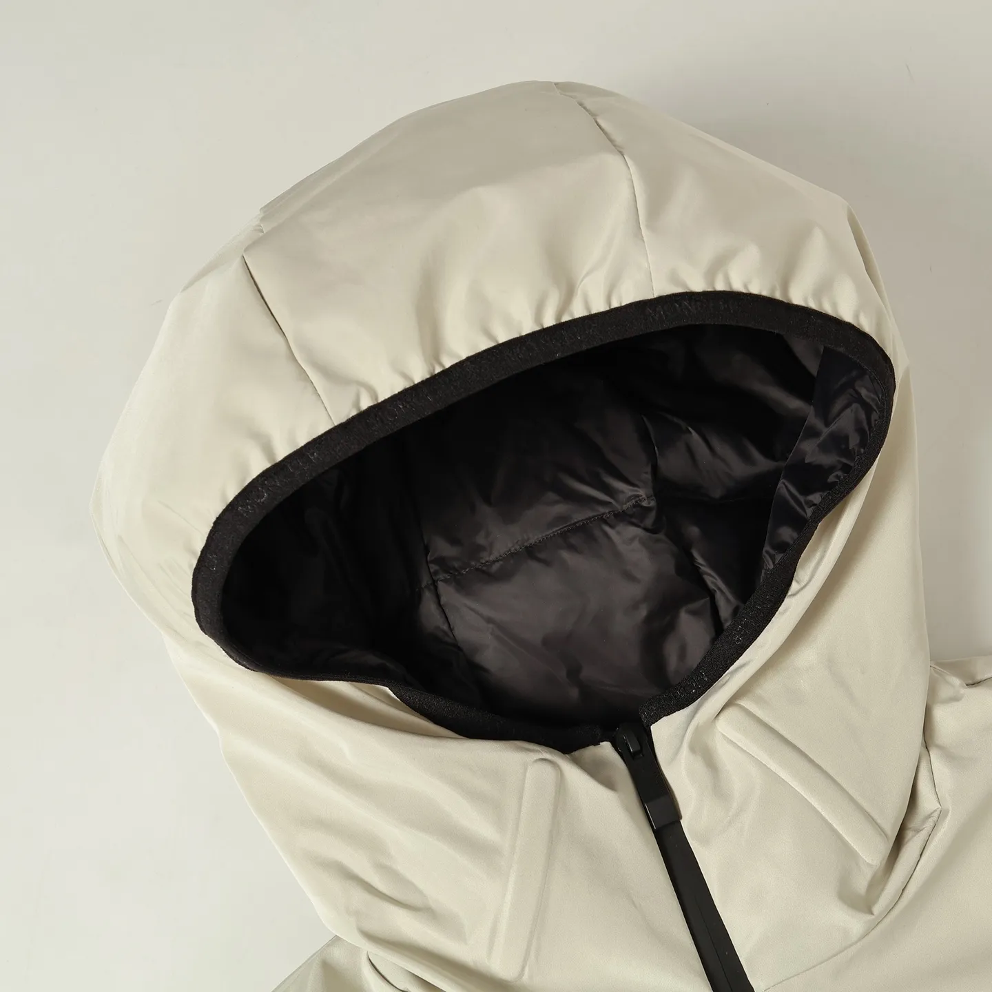 P650 Moncler/Mongolian Autumn and Winter New Style🆕 Original 1:1 customized hardware accessories, all imported and original customization, super heavy industry, excellent fabric workmanship, perfect version. Note⚠The fabric is super comfortable, exclusive model, non-market goods, same sizes for men and women. Size S-XL
