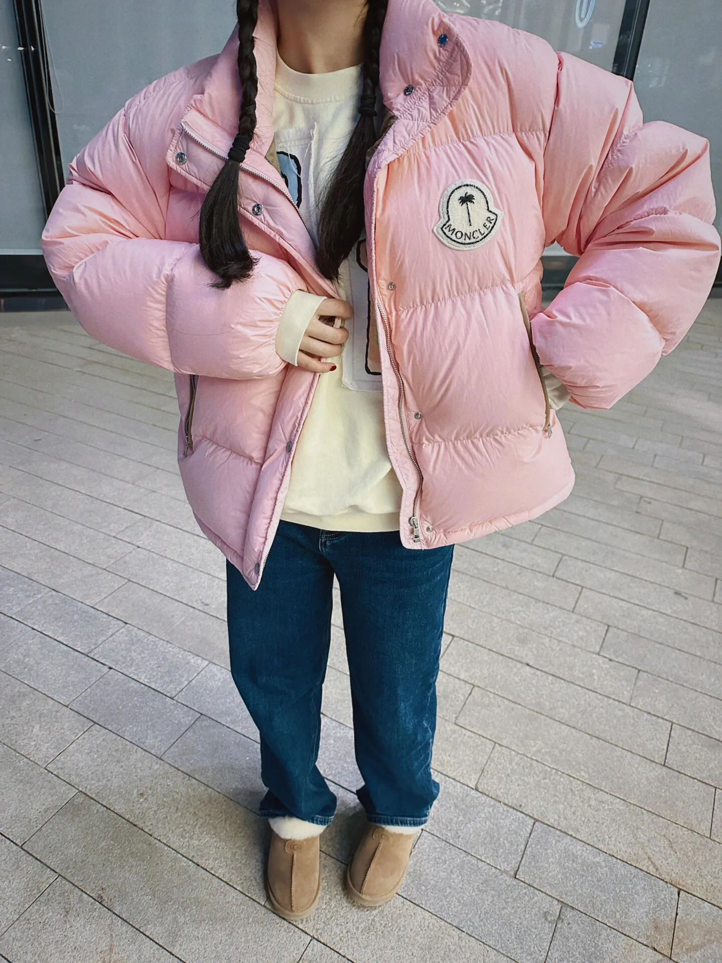 P1580 Meng Mouth Angels joint limited edition large label down jacket #Monger Full of American retro style! ⚠️Short style with small stand-up collar, waterproof and anti-fouling fabric, 95 white duck down filling, the upper body is not heavy and warm, classic and timeless! On the chest is the joint logo of the two major brands, which is very special. Another design point is the zippers on the left and right sides, which are stitched with leather, which is very textured! If you look closely, you can see that even the steel seal on the zipper is the joint logo of the two brands. The whole thing is really full of sincerity!  SIZE:1# 2# 3# 4# 5# 6# [Details attached are size chart]