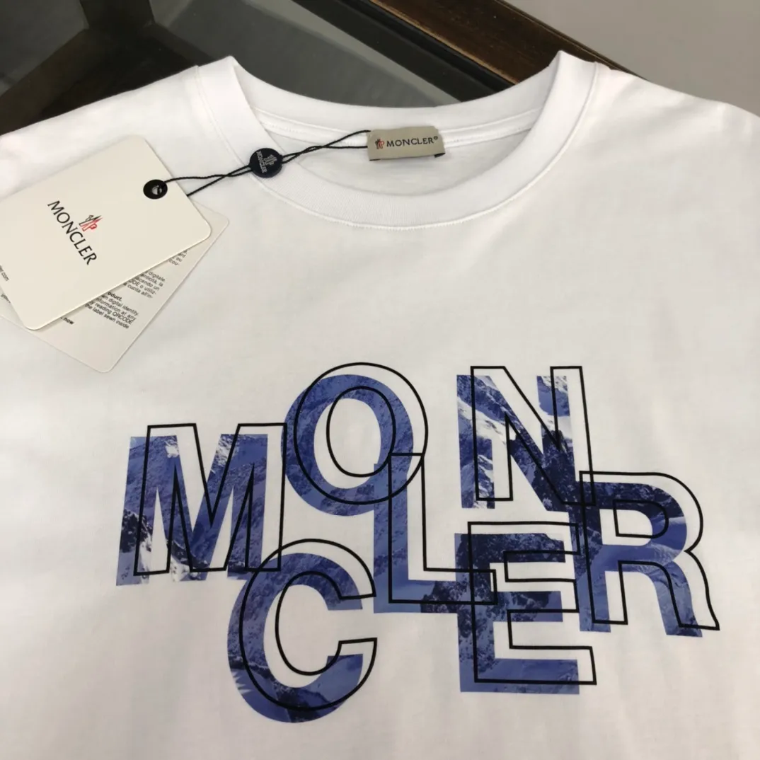 P160 🔥Moncler. New summer style, fashionable and casual short-sleeved T-shirt. Imported high-end customized fabrics. Invincible texture, high-quality and perfect shipment. Soft and comfortable, sweat-absorbent and breathable. Long-wearing and not easy to deform. Excellent touch, good breathability and sweat absorption! Versatile casual style, suitable for both leisure and business! Size: S～XL (please state your height and weight when placing an order)