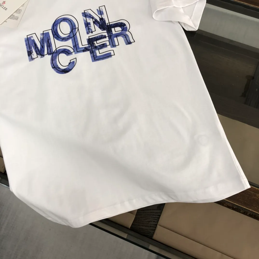 P160 🔥Moncler. New summer style, fashionable and casual short-sleeved T-shirt. Imported high-end customized fabrics. Invincible texture, high-quality and perfect shipment. Soft and comfortable, sweat-absorbent and breathable. Long-wearing and not easy to deform. Excellent touch, good breathability and sweat absorption! Versatile casual style, suitable for both leisure and business! Size: S～XL (please state your height and weight when placing an order)