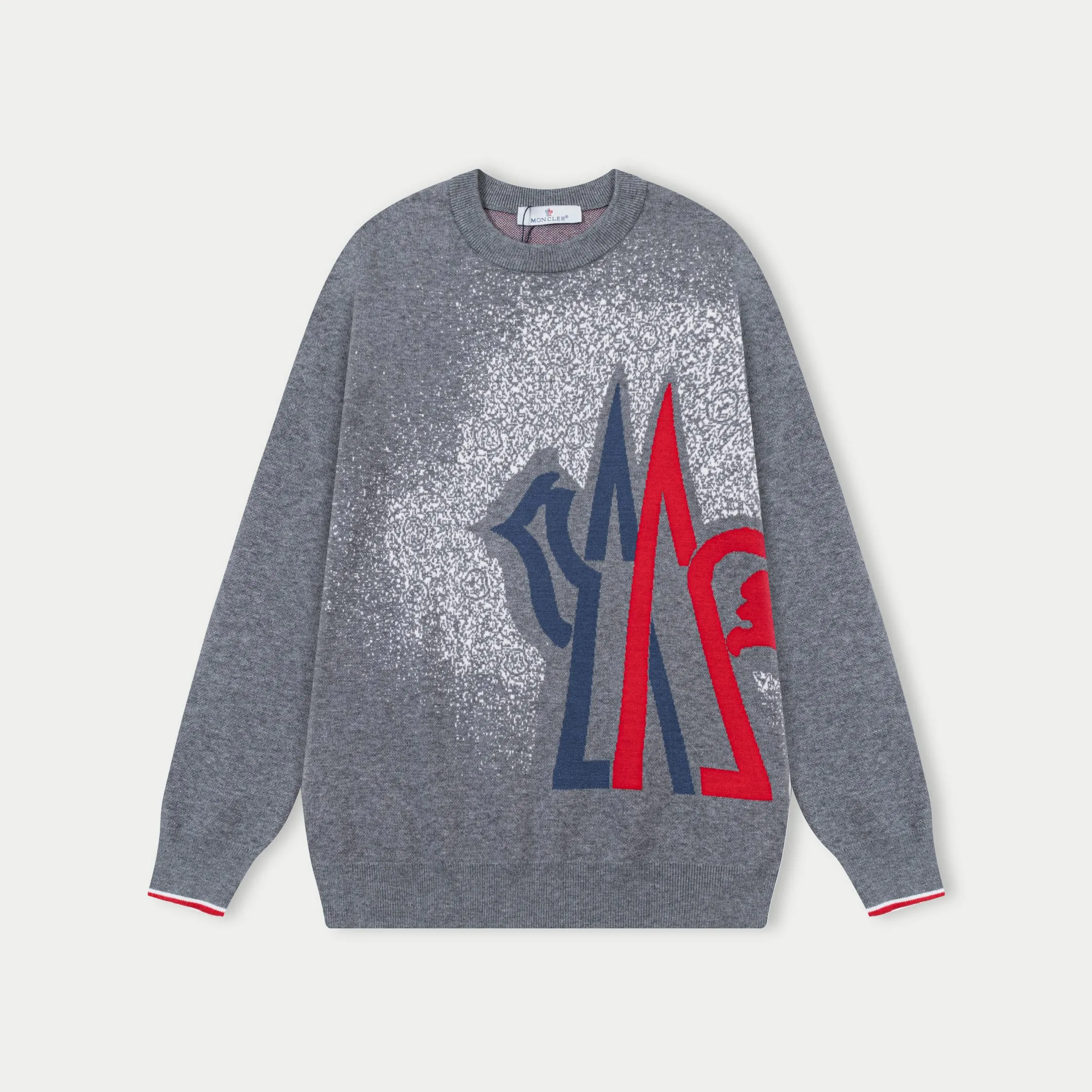 P320 MONCLER 25ss new round neck sweater. Original fabric. Weaved with customized natural medium-thick imported wool gauze. It feels very comfortable and smooth. The version is quite wide and stylish. Produced by a first-line brand factory. Woven by imported machines. It is very soft and skin-friendly to wear. It will not deform after long-term wear. The latest autumn and winter style. Fashionable and personalized. Super versatile and good-looking. Very suitable for men and women. A must-have for everyone. Color: Gray Black Size: M-3XL