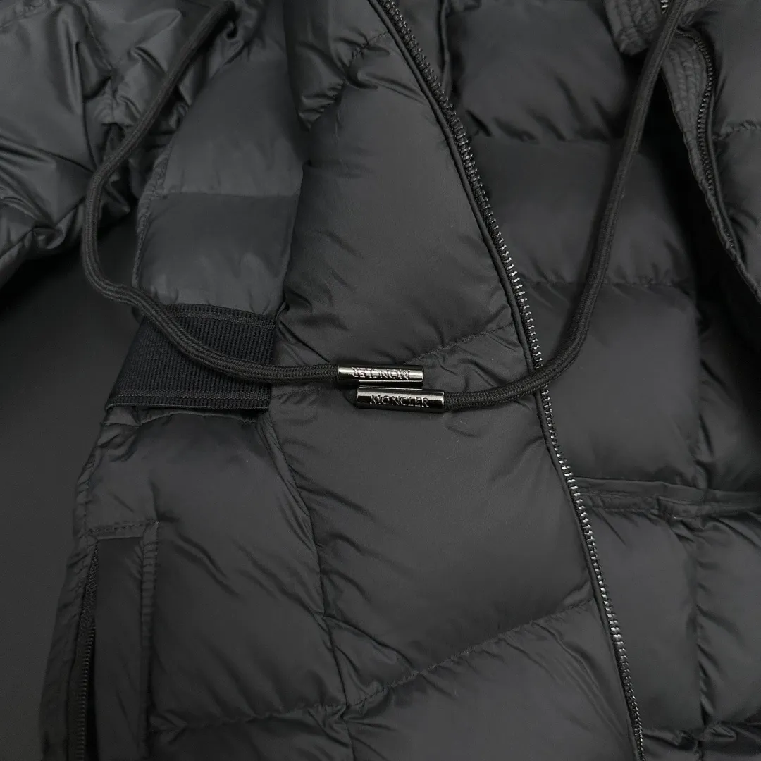 Partial details of the picture 𝑴𝒐𝒏𝒄𝒍𝒆𝒓｜Moncler Faucon Disney Princess on the Run classic model, tall and slim, light luxury fashion, matte waist long down jacket for women T15# 𝑺𝒊𝒛𝒆: 0# 1# 2# 3# Product color: black