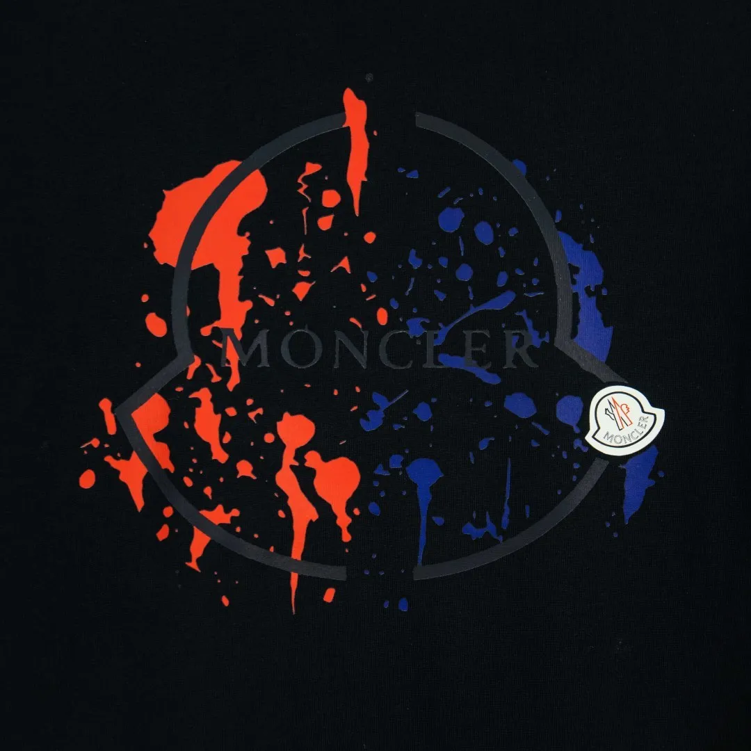P190 💰 zp version [exclusive supply] MONCLER/muzzle 300g round neck short-sleeved T-shirt brand classic color matching splash ink graffiti letter LOGO embossed process official synchronization high version high quality fashion personality versatile trend pure original quality original fabric hang tag collar label washed wheat three standard complete color: black. white. Size: S M L XL XXL No.: WS10025