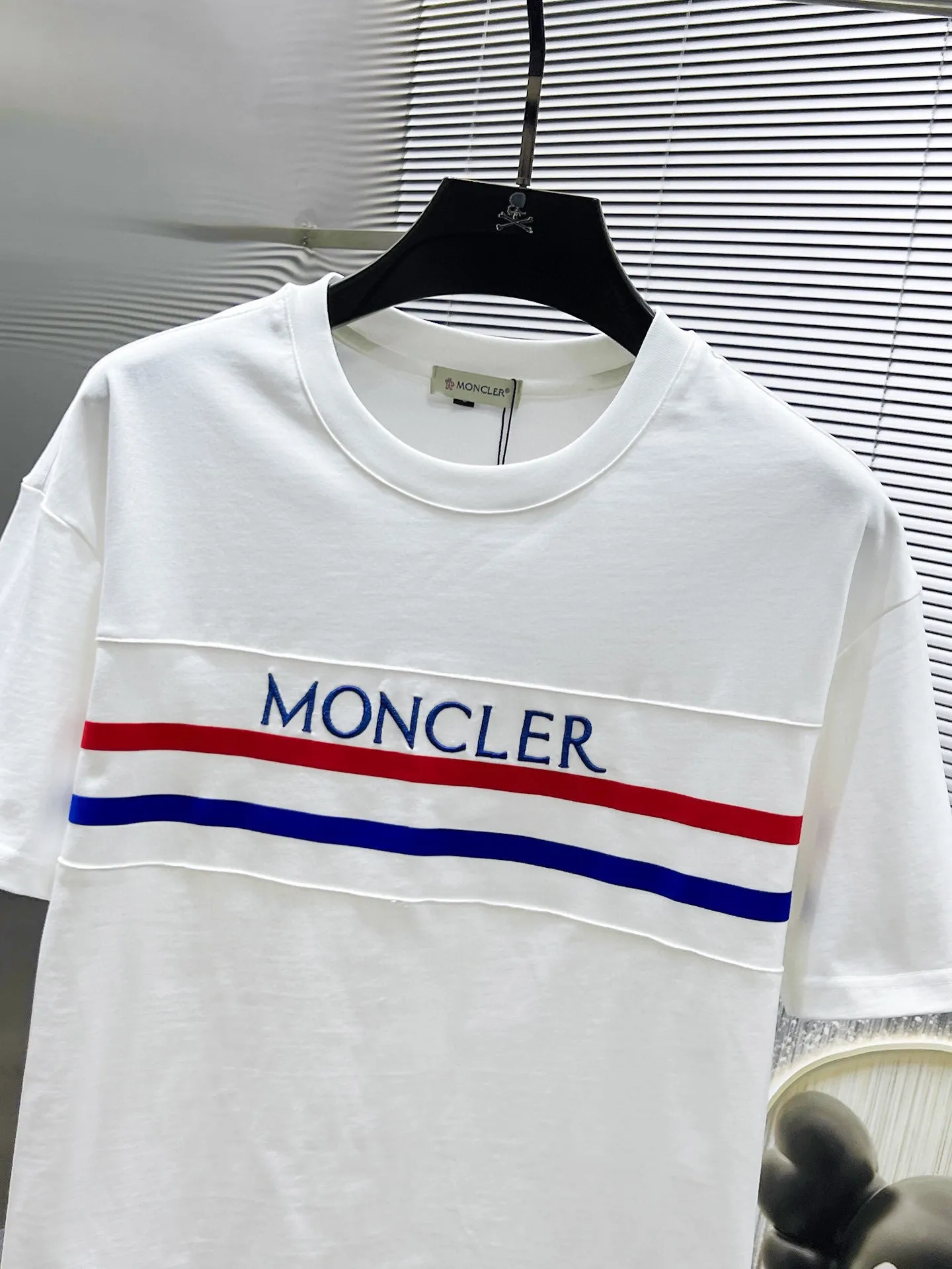P560 Brand [MONCLER Mouth Covered] 2025 round neck short-sleeved shorts suit. The pure cotton fabric upper body will not be stuffy, the smooth and comfortable skin-friendly effect is more breathable, the fabric has its own texture, classic logo technology, a new interpretation from a unique angle, the first choice for fashion and versatility! Size: M-3XL (maximum wear: 190 pounds)