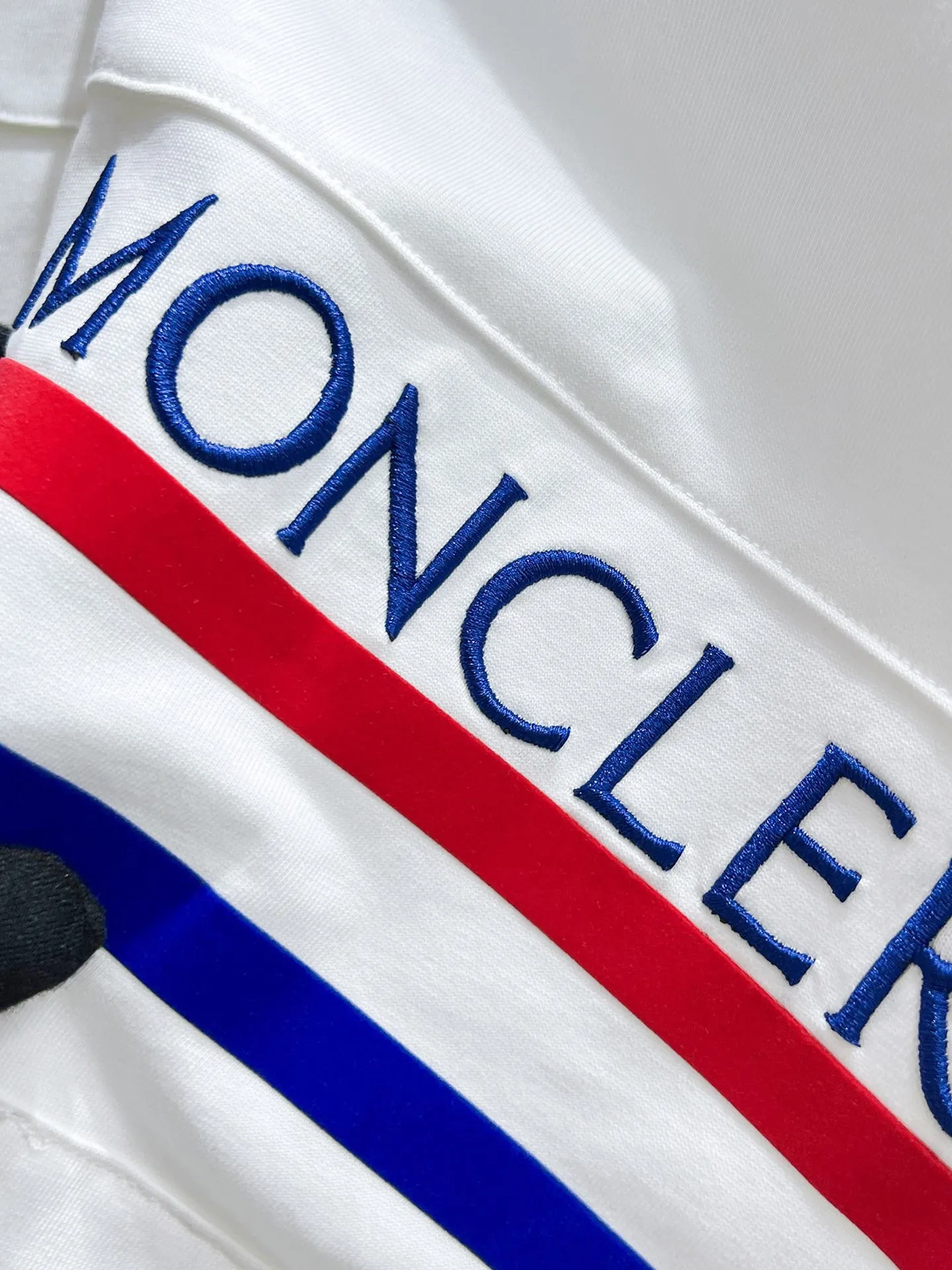 P560 Brand [MONCLER Mouth Covered] 2025 round neck short-sleeved shorts suit. The pure cotton fabric upper body will not be stuffy, the smooth and comfortable skin-friendly effect is more breathable, the fabric has its own texture, classic logo technology, a new interpretation from a unique angle, the first choice for fashion and versatility! Size: M-3XL (maximum wear: 190 pounds)