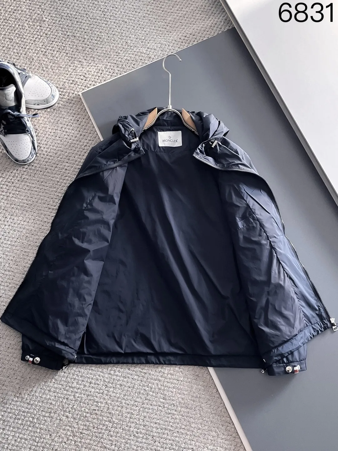 P540 🌸🌸🌸🌸Moncler top original order ❗High-end fabric feels soft and comfortable, and the color is high-end (different from the hard feel in the market) ❗ The new autumn and winter men's casual jackets ❗ have a unique and innovative interpretation of the classic logo, which is in line with the latest design concepts of the season. It is highly recognizable, with a simple khaki design, youthful and energetic, and the style and color matching can be freely worn according to the actual scene. It meets the conventional and orthodox dressing needs that are inclusive of all occasions. The outstanding printed surface is more suitable for street styling. It is highly recognizable, showing the vibrant colors of the city, and is highly moldable and practical!  This model is dominated by fabrics and craftsmanship. The company's customized fabrics are windproof, comfortable and breathable. The upper body is light and unburdened, and the overall details are of super high quality❗ The details are full of craftsmanship, and the accessories are all custom-made. The electroplated metal zippers and snap buttons are quite outstanding. They are very luxurious and high-end. The workmanship is extremely rigorous and elegant. Color: Picture color Size: M, L, xL, xxL, xxxL