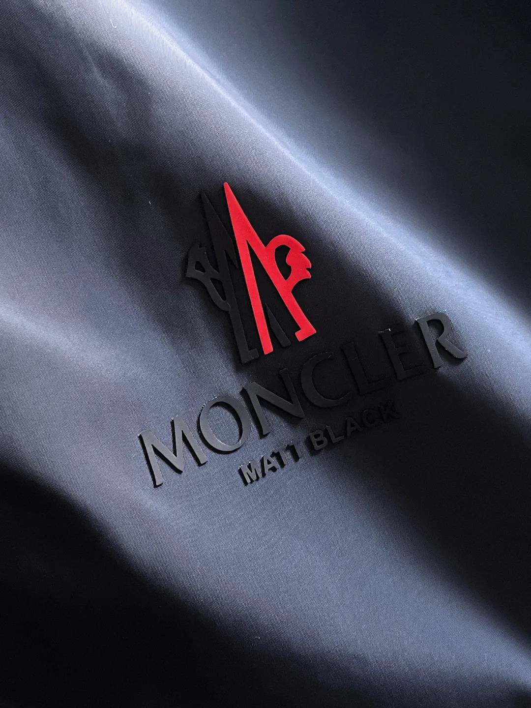P540 🌸🌸🌸🌸Moncler top original order ❗High-end fabric feels soft and comfortable, and the color is high-end (different from the hard feel in the market) ❗ The new autumn and winter men's casual jackets ❗ have a unique and innovative interpretation of the classic logo, which is in line with the latest design concepts of the season. It is highly recognizable, with a simple khaki design, youthful and energetic, and the style and color matching can be freely worn according to the actual scene. It meets the conventional and orthodox dressing needs that are inclusive of all occasions. The outstanding printed surface is more suitable for street styling. It is highly recognizable, showing the vibrant colors of the city, and is highly moldable and practical!  This model is dominated by fabrics and craftsmanship. The company's customized fabrics are windproof, comfortable and breathable. The upper body is light and unburdened, and the overall details are of super high quality❗ The details are full of craftsmanship, and the accessories are all custom-made. The electroplated metal zippers and snap buttons are quite outstanding. They are very luxurious and high-end. The workmanship is extremely rigorous and elegant. Color: Picture color Size: M, L, xL, xxL, xxxL