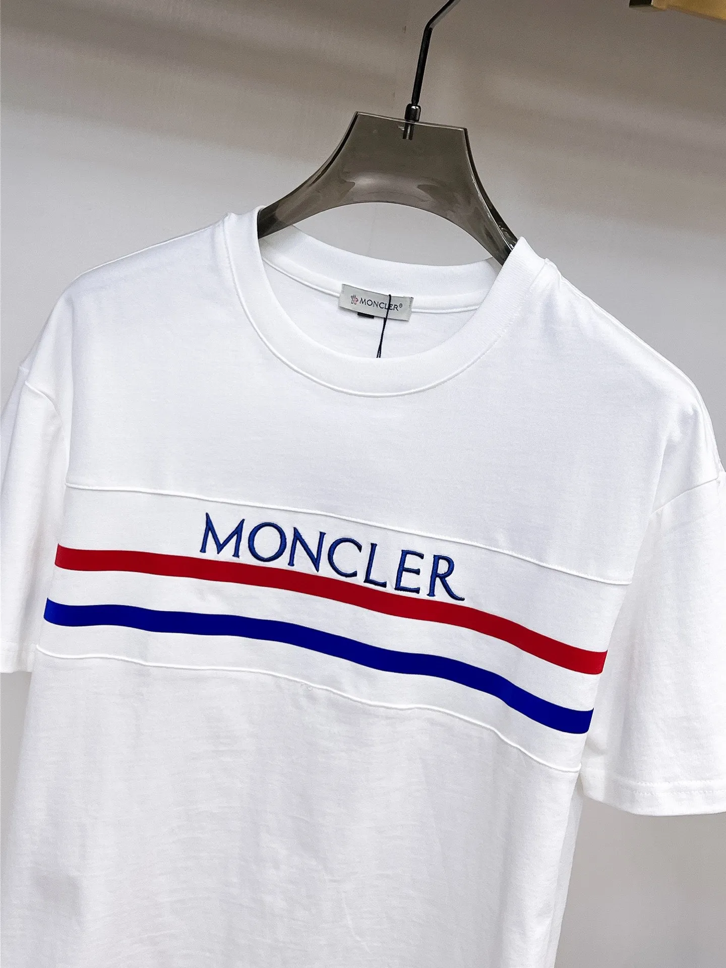 P560 Brand [MONCLER Mouth Covered] 2025 round neck short-sleeved shorts suit. The pure cotton fabric upper body will not be stuffy, the smooth and comfortable skin-friendly effect is more breathable, the fabric has its own texture, classic logo technology, a new interpretation from a unique angle, the first choice for fashion and versatility! Size: M-3XL (maximum wear: 190 pounds)
