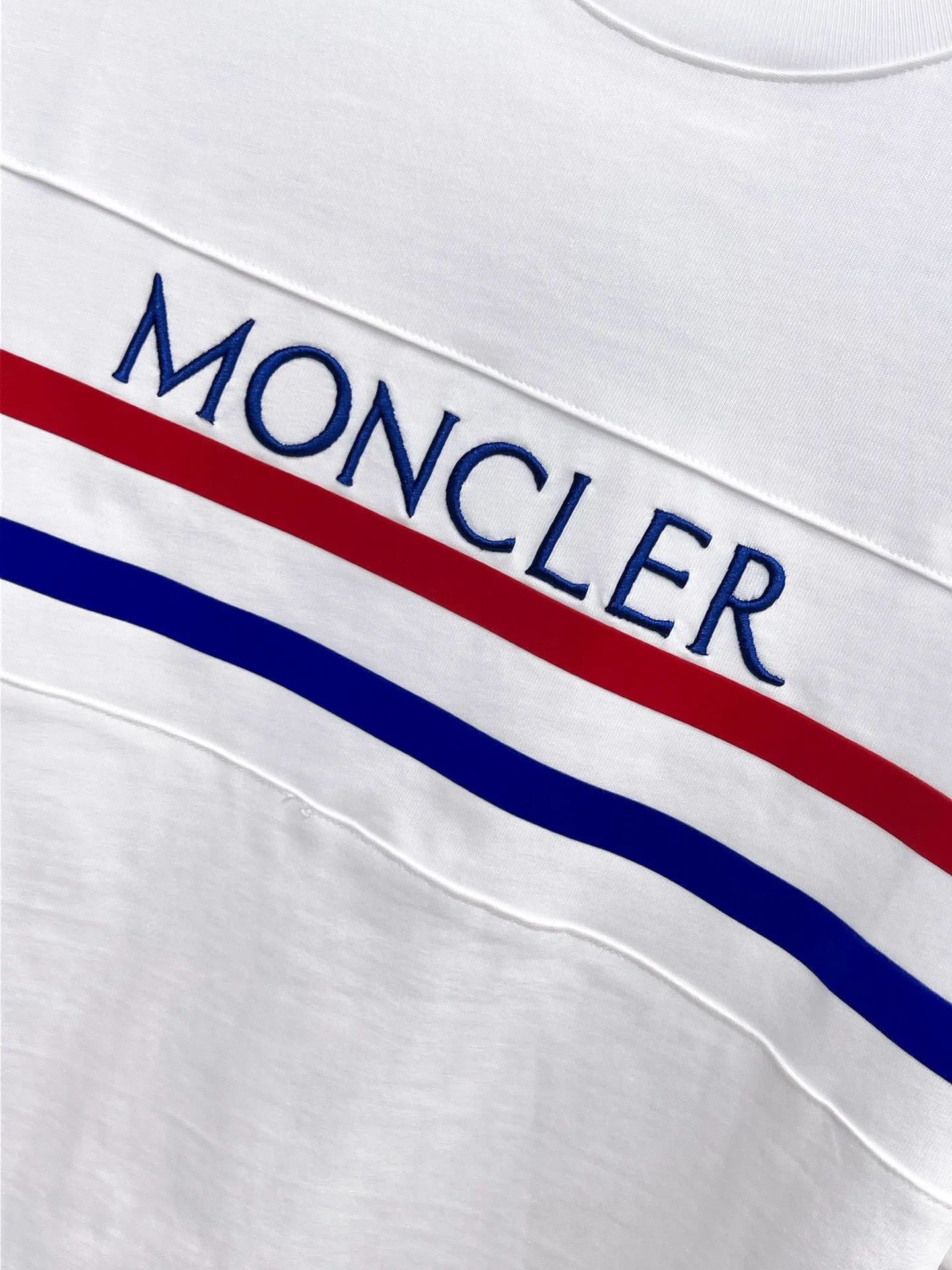 P560 Brand [MONCLER Mouth Covered] 2025 round neck short-sleeved shorts suit. The pure cotton fabric upper body will not be stuffy, the smooth and comfortable skin-friendly effect is more breathable, the fabric has its own texture, classic logo technology, a new interpretation from a unique angle, the first choice for fashion and versatility! Size: M-3XL (maximum wear: 190 pounds)