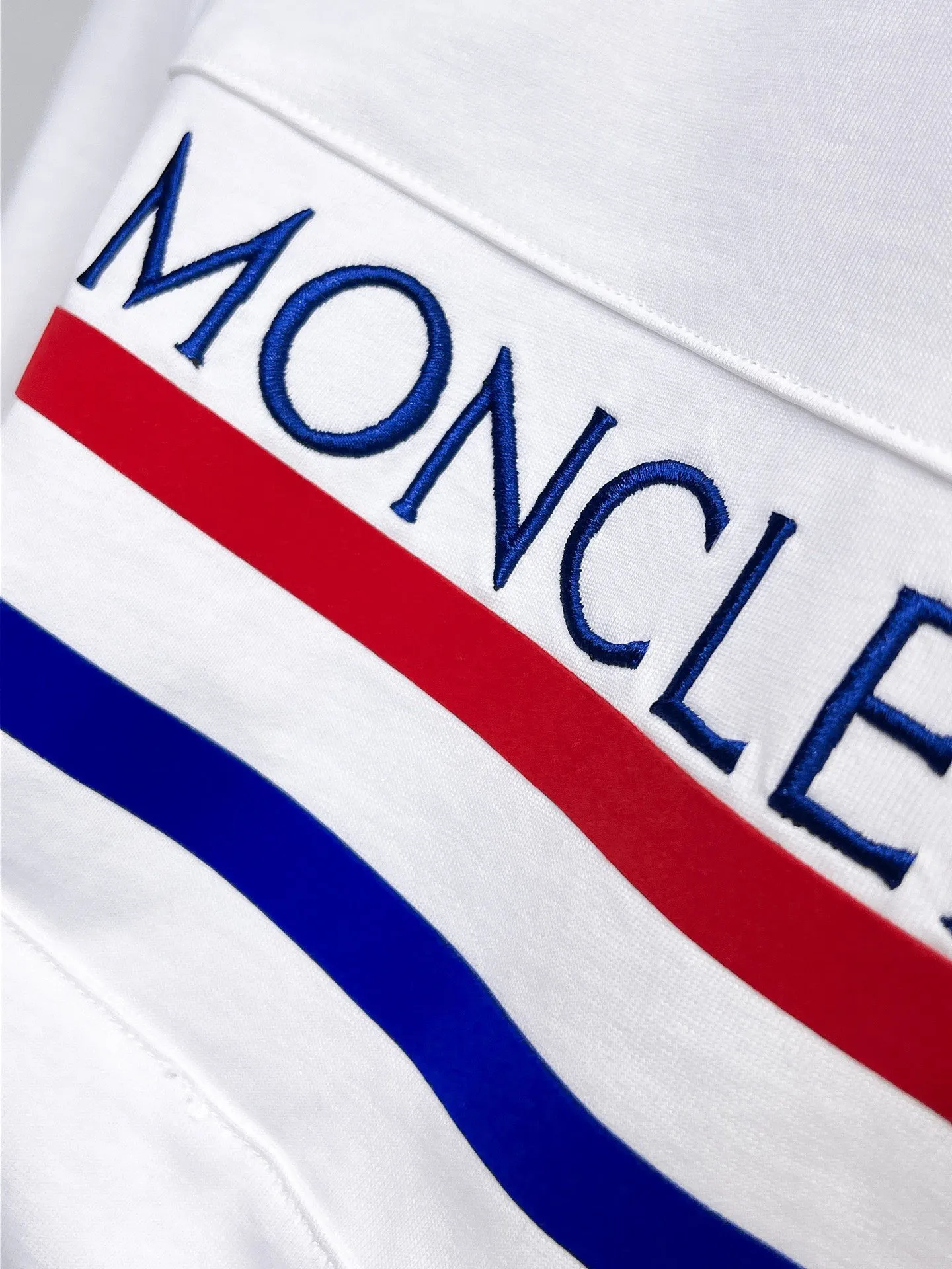 P560 Brand [MONCLER Mouth Covered] 2025 round neck short-sleeved shorts suit. The pure cotton fabric upper body will not be stuffy, the smooth and comfortable skin-friendly effect is more breathable, the fabric has its own texture, classic logo technology, a new interpretation from a unique angle, the first choice for fashion and versatility! Size: M-3XL (maximum wear: 190 pounds)