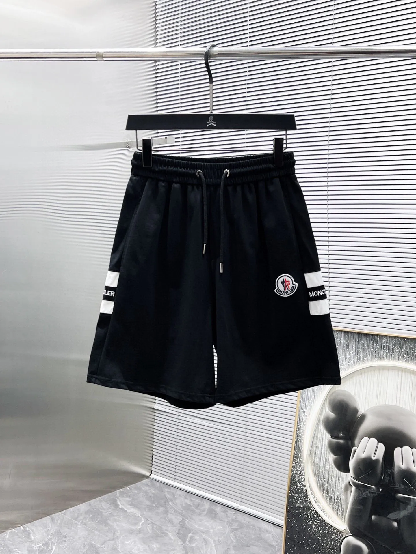 P570 Brand [MONCLER Mouth Covered] 2025 round neck short-sleeved shorts suit. The pure cotton fabric upper body will not be stuffy, the smooth and comfortable skin-friendly effect is more breathable, the fabric has its own texture, classic logo technology, a new interpretation from a unique angle, fashionable and versatile choice! Size: M-3XL (maximum wear: 190 pounds)