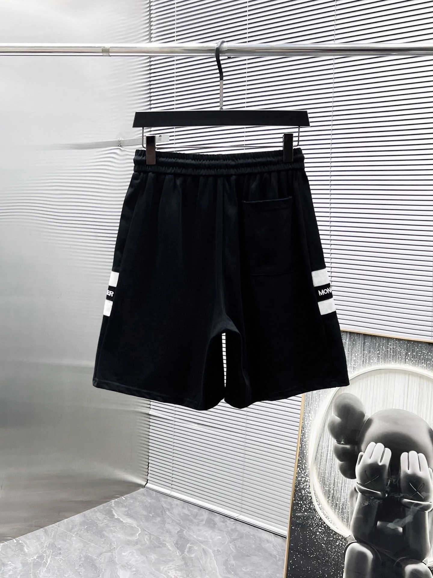 P570 Brand [MONCLER Mouth Covered] 2025 round neck short-sleeved shorts suit. The pure cotton fabric upper body will not be stuffy, the smooth and comfortable skin-friendly effect is more breathable, the fabric has its own texture, classic logo technology, a new interpretation from a unique angle, fashionable and versatile choice! Size: M-3XL (maximum wear: 190 pounds)