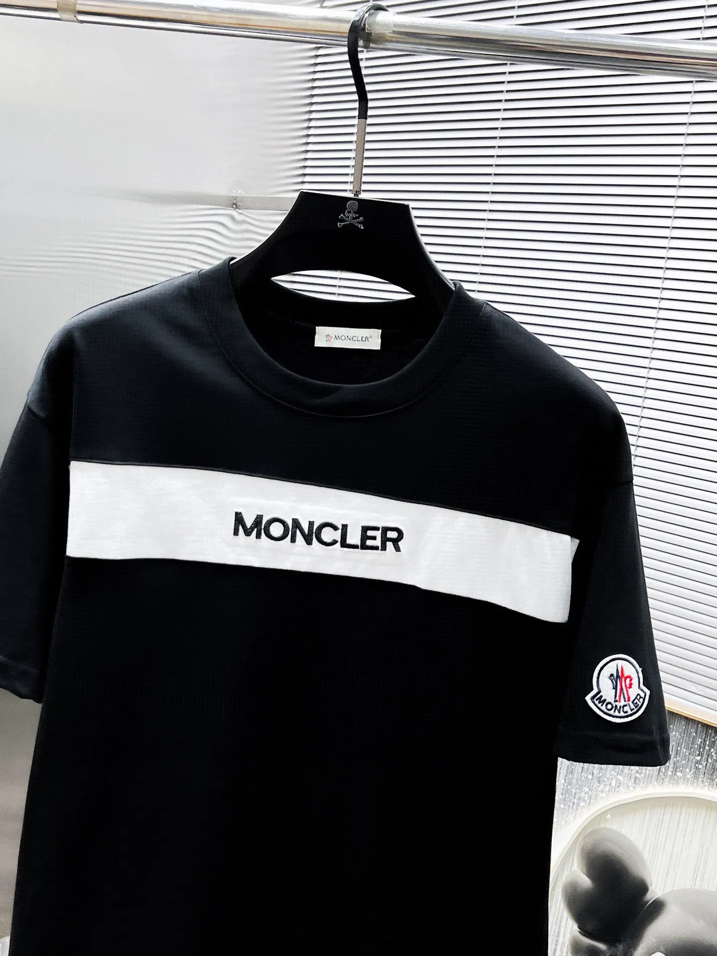 P570 Brand [MONCLER Mouth Covered] 2025 round neck short-sleeved shorts suit. The pure cotton fabric upper body will not be stuffy, the smooth and comfortable skin-friendly effect is more breathable, the fabric has its own texture, classic logo technology, a new interpretation from a unique angle, fashionable and versatile choice! Size: M-3XL (maximum wear: 190 pounds)