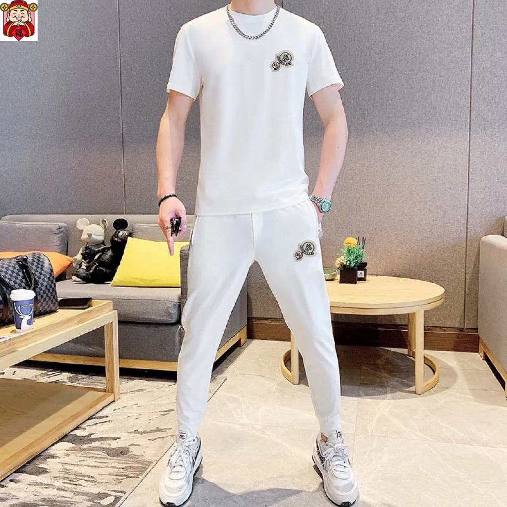 P320 [MONCLER] (Fat Man's Gospel) The same style as the 2025 official website. World-renowned luxury brand. Summer men's (double mercerized) high-quality 🐂 suit. It is made of imported original fabrics. It is a trendy style of the season and a versatile hit. Simple and elegant, precise workmanship allows you to be at the top of fashion. Size: M-5XL (can be worn up to 220 pounds)