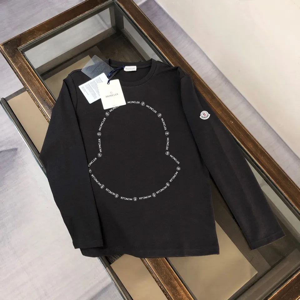 P180, a non-off-the-shelf model, you can trust it. Moncler printed long-sleeved T-shirt, 240g breathable cotton fabric, very soft and comfortable texture, does not shrink, does not deform, does not ball), can be worn alone as a base layer. Original customized accessories, collar label, care mark, hangtag, packaging (perfect details) Color: White Black Size: XS S M L