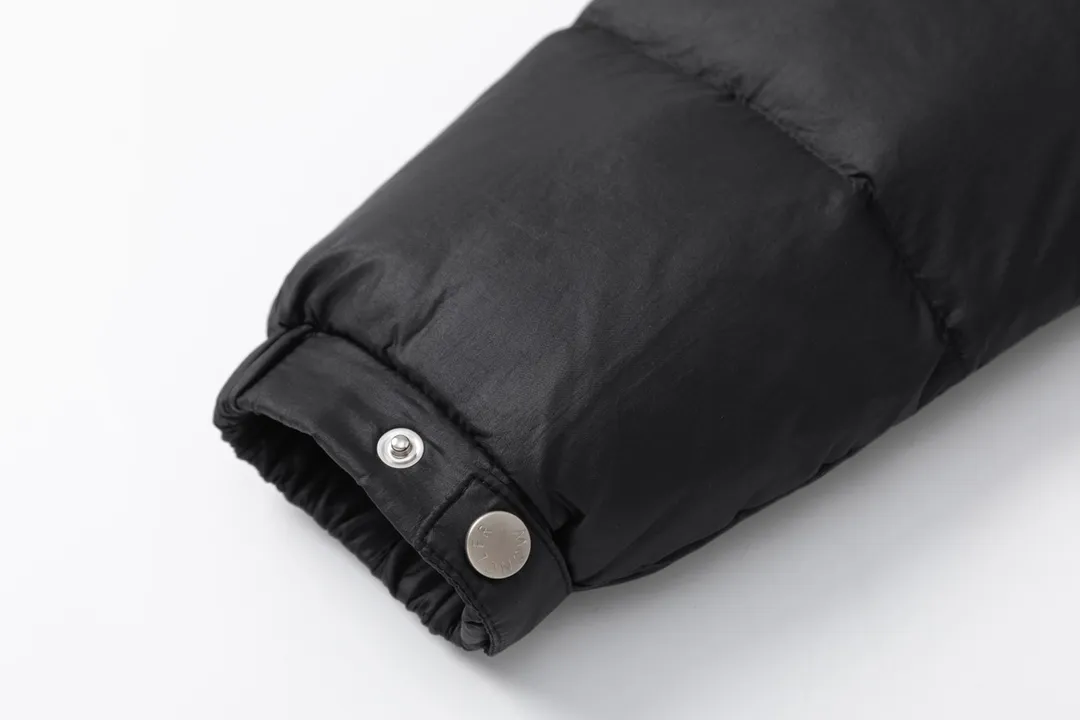 P980 Moncler | Moncler The combination of zipper and hardware looks more advanced! A simple design allows you not to be afraid of the cold in winter! Filled with white down for warmth and care! The two-way zipper fly can adjust the shape of the clothing and lock in the temperature!  The imported fabrics are supplied by customers, are windproof and snowproof, have a first-class feel, full texture, and no velvet leakage! The inside is full of down, international standard 90% white duck down ➕ 10% white duck feathers! High fluffiness and great warmth retention properties! Simple silhouettes and cuts can be styled in any style! How to tell whether a piece of down has high down content? Open the inside and press the convex part of the down, and it will rebound slowly! Please pay attention to the distinction. The ingredients of many washed wheat products on the market are different from the real thing! Our family guarantees that not a single ingredient is missing!  Outer layer material: customized m fabric material provided by customers! High density! Not only is it breathable and comfortable to wear! It also has good anti-low temperature, anti-static and anti-wrinkle effects! Specially designed ultra-durable fabric to keep you warm and dry even in extreme environmental climates!  It can bring you the best warmth in late autumn, with pure British blood! Bring an extraordinary experience! A down vest can bring you plenty of warmth in autumn and winter when the temperature changes suddenly!  If you come across such a beautiful model, hurry up and grab it. Exclusive stock, exclusive resource gifts, super recommended! Needless to say, it’s a good thing. It would be a pity to miss it. I look forward to your fans’ perfect performance!  Product Color: Black Silver Gray Size: 1 2 3 4 5