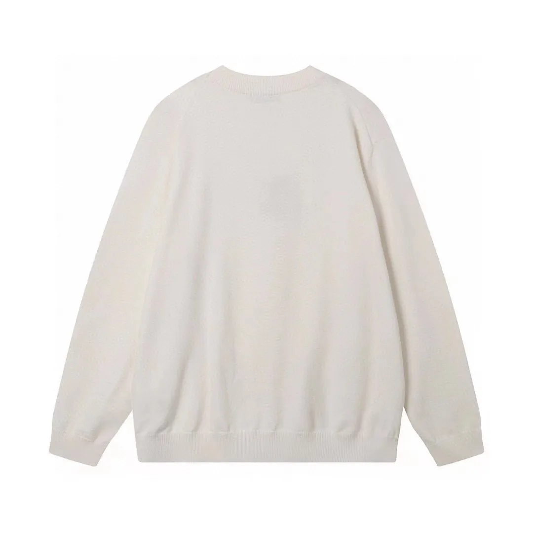 P210 Moncler/Mongolian 3-label complete, half-turtleneck sweater, fine wool blended sweater, high-end customized collection for men and women, part of the brand's high-end main line, patented top-grade yarn blending, using innovation to interpret conventional styles. The configuration of the fabric is subversive. The details are remarkable, and the price-performance ratio is very high. Meri wool yarn is of excellent quality. It feels super soft, delicate, soft, non-pilling and does not deform. The upper body is extremely skin-friendly and comfortable. Can be worn on its own with a jacket or on its own. Size: M L XL 2XL 3XL