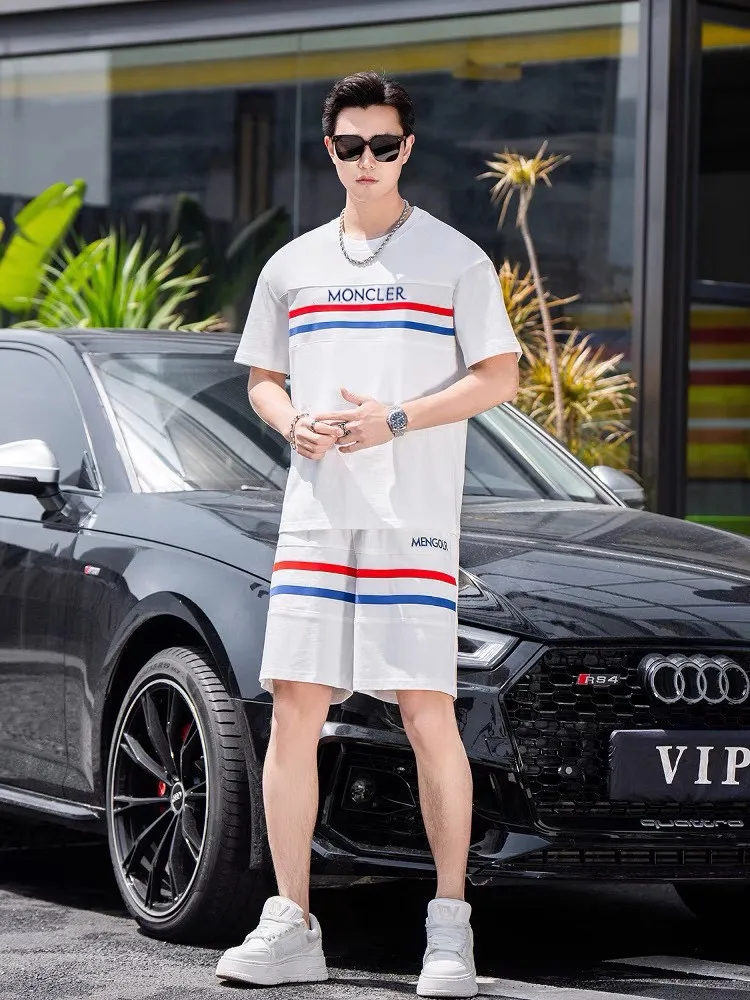 P560 Brand [MONCLER Mouth Covered] 2025 round neck short-sleeved shorts suit. The pure cotton fabric upper body will not be stuffy, the smooth and comfortable skin-friendly effect is more breathable, the fabric has its own texture, classic logo technology, a new interpretation from a unique angle, the first choice for fashion and versatility! Size: M-3XL (maximum wear: 190 pounds)