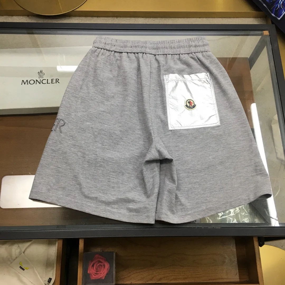 P570 Brand [MONCLER Mouth Covered] 2025 round neck short-sleeved shorts suit. The upper body of pure cotton fabric will not be stuffy. The smooth and comfortable skin-friendly effect is more breathable. The fabric has its own texture. Classic logo technology. A new interpretation from a unique angle. Fashionable and versatile choice! Size: M-3XL (maximum wear: 190 pounds)