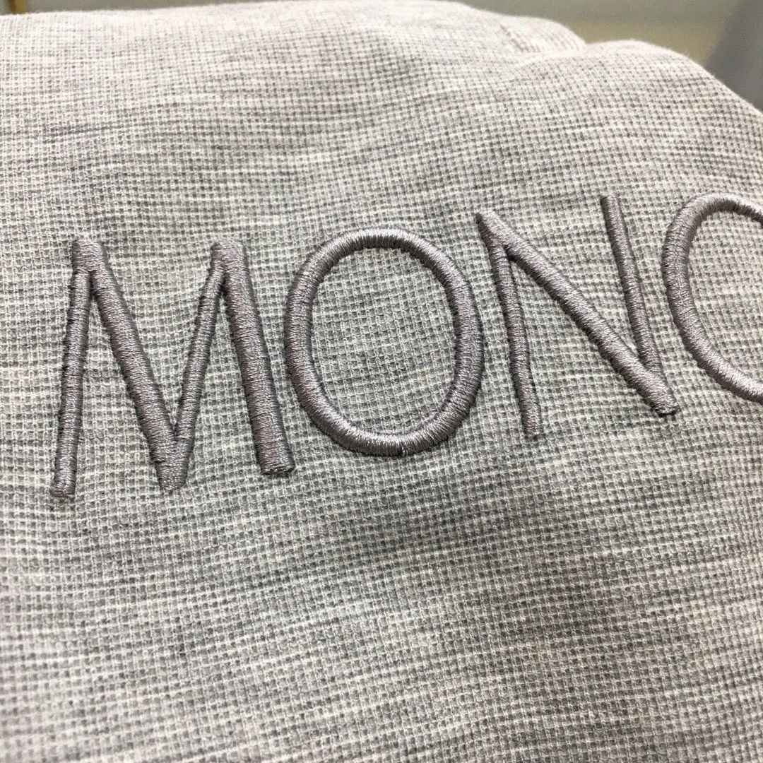 P570 Brand [MONCLER Mouth Covered] 2025 round neck short-sleeved shorts suit. The upper body of pure cotton fabric will not be stuffy. The smooth and comfortable skin-friendly effect is more breathable. The fabric has its own texture. Classic logo technology. A new interpretation from a unique angle. Fashionable and versatile choice! Size: M-3XL (maximum wear: 190 pounds)