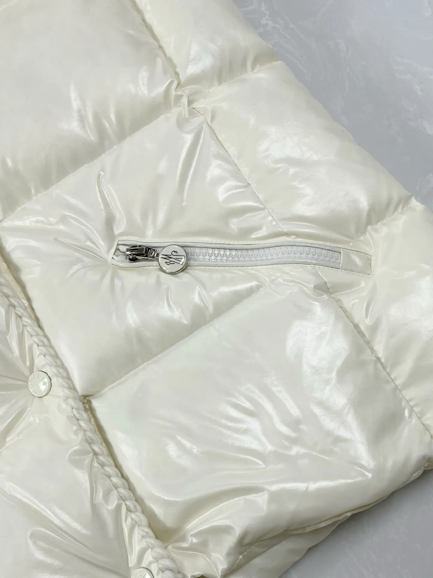P930 (high version) Moncler-Mask-25ss woven trim hooded women's slimming waist down jacket Size:0 1 2 3