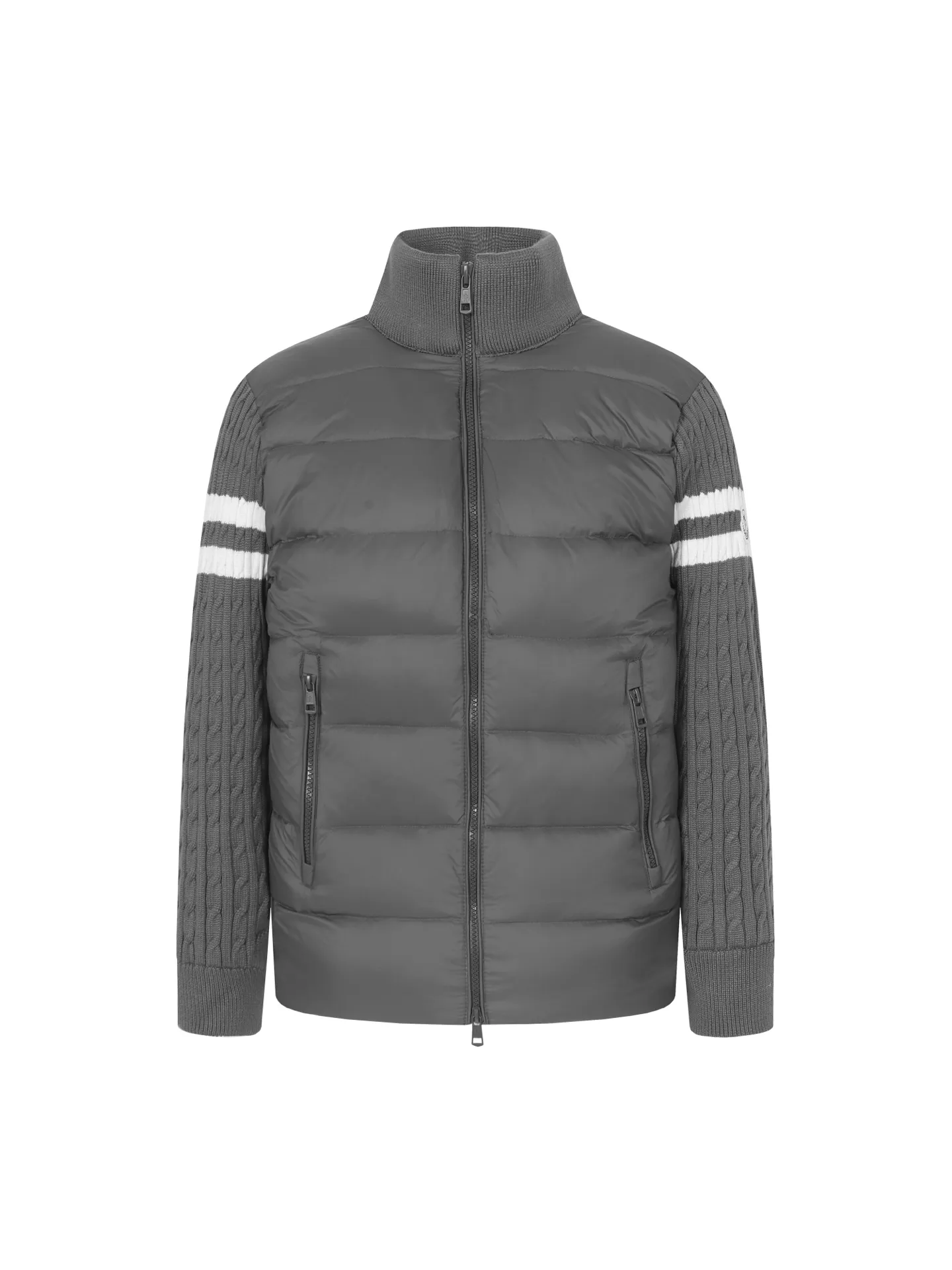 P640 Moncler｜Matched wool knitted down stand-collar down jacket 1️⃣Original Nfc anti-counterfeiting chip 2️⃣90 duck down, the most abundant on the market, never fake goose down and a series of misunderstandings 3️⃣ Fabric: 100% nylon; Lining: 100% nylon, one of the best on the market, everything is customized according to the original version. 4⃣️The electroplated hardware produced by the original processing factory is all customized by the original factory, and is not a replica of various types on the market. 5⃣️Produced by a same OEM factory, it has always been unambiguous in terms of quality. When shipped by a large factory, everyone understands the workmanship, QA and QC quality inspection. It is not comparable to small factories in the market.  Mouth-mounted down jackets, let’s not brag, there is almost no one that can do better than us! Make an original product with care, so that every customer has the confidence to introduce it to his customers: This is the top replica version in China. Good products do not need too many soft articles to set off, only junk products will boast: the original ZP uses thousands of words to impress consumers!  Size: 1 2 3 4 5 Color: Gray Black