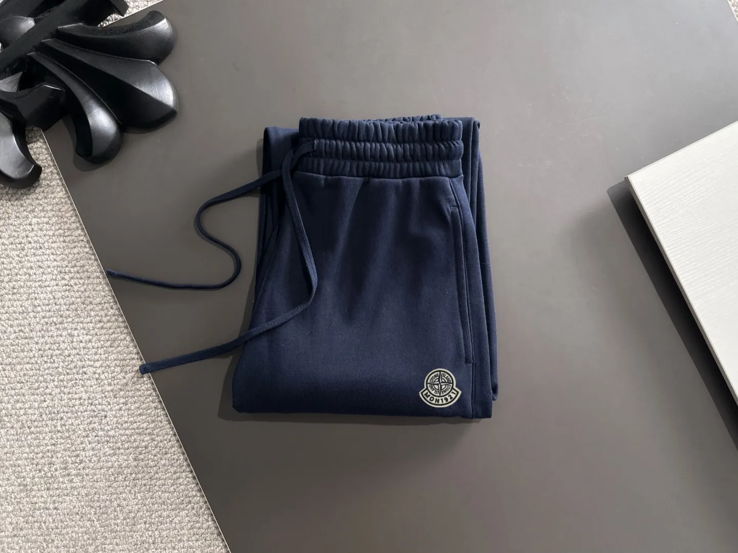 Next day shipment P720 Stone lsland/Stone Island co-branded MONCLER/Mongolian high quality 2025 autumn and winter new casual heavy industry suit exclusively developed by yb! High quality production! The top version of the trading company channel order, external orders for imported custom fabrics, high breathability and comfort, impeccable details, absolutely worth buying! This type of suit is also a must-have for lazy people. You don’t have to think about how to match it, you can just get it in one set! Brand element design concept, delicate and soft feel! It presents a casual cut and the upper body shape is great! On sale simultaneously on the official website! From a high-end men's positioning brand, the low-key luxury taste is irresistible! Exquisite workmanship and impeccable quality! The overall style is simple, fashionable and timeless, fully meeting the requirements of stylish and tasteful dressing! Sizes: S to XXL (or state your height and weight when placing an order)
