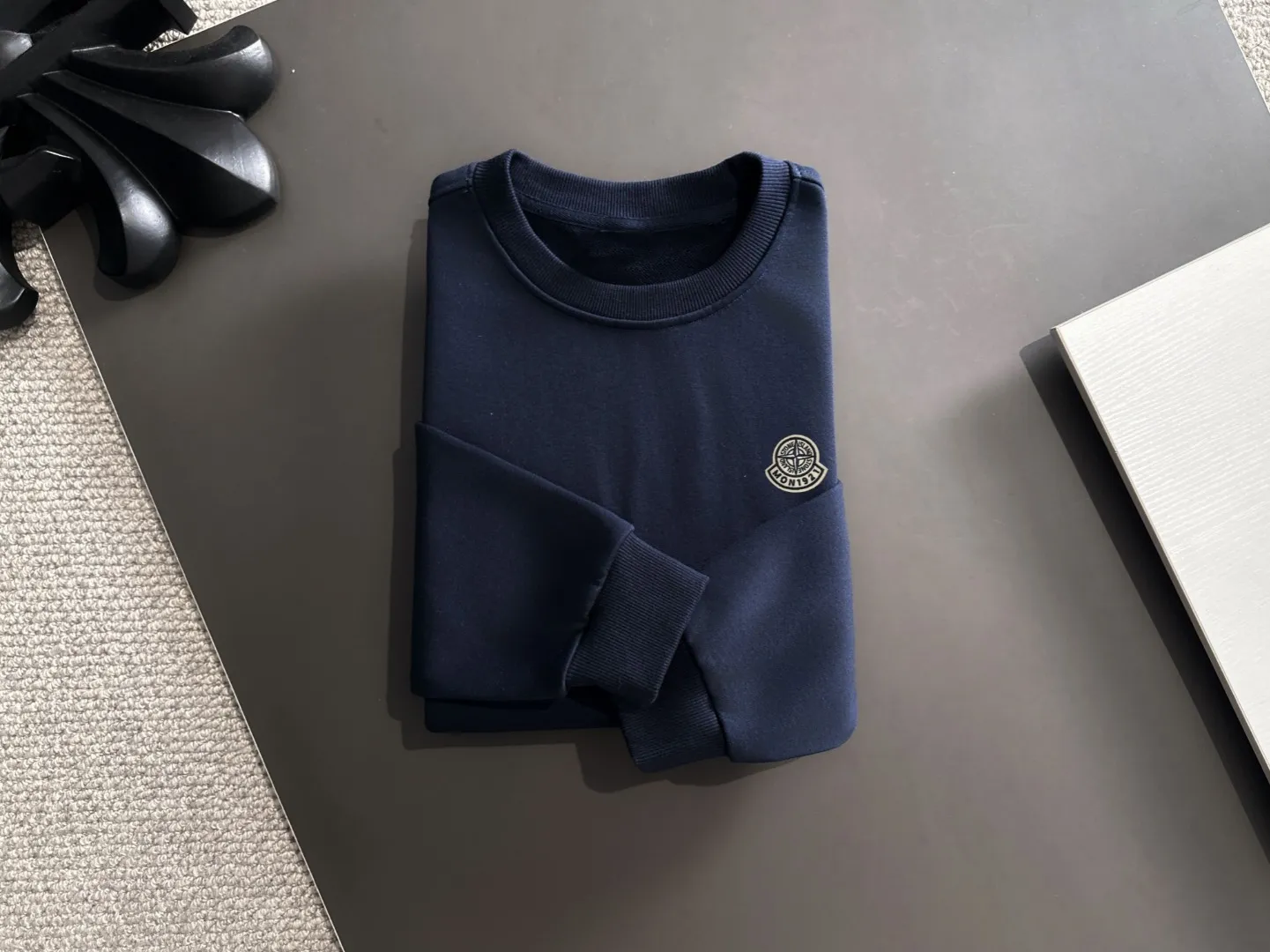 Next day shipment P720 Stone lsland/Stone Island co-branded MONCLER/Mongolian high quality 2025 autumn and winter new casual heavy industry suit exclusively developed by yb! High quality production! The top version of the trading company channel order, external orders for imported custom fabrics, high breathability and comfort, impeccable details, absolutely worth buying! This type of suit is also a must-have for lazy people. You don’t have to think about how to match it, you can just get it in one set! Brand element design concept, delicate and soft feel! It presents a casual cut and the upper body shape is great! On sale simultaneously on the official website! From a high-end men's positioning brand, the low-key luxury taste is irresistible! Exquisite workmanship and impeccable quality! The overall style is simple, fashionable and timeless, fully meeting the requirements of stylish and tasteful dressing! Sizes: S to XXL (or state your height and weight when placing an order)