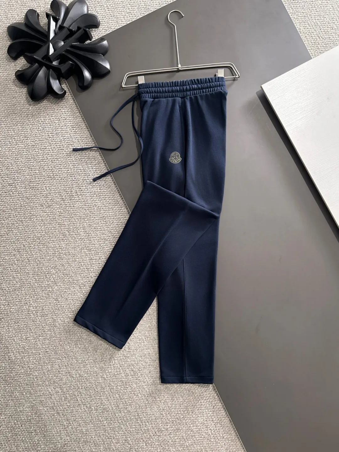 Next day shipment P720 Stone lsland/Stone Island co-branded MONCLER/Mongolian high quality 2025 autumn and winter new casual heavy industry suit exclusively developed by yb! High quality production! The top version of the trading company channel order, external orders for imported custom fabrics, high breathability and comfort, impeccable details, absolutely worth buying! This type of suit is also a must-have for lazy people. You don’t have to think about how to match it, you can just get it in one set! Brand element design concept, delicate and soft feel! It presents a casual cut and the upper body shape is great! On sale simultaneously on the official website! From a high-end men's positioning brand, the low-key luxury taste is irresistible! Exquisite workmanship and impeccable quality! The overall style is simple, fashionable and timeless, fully meeting the requirements of stylish and tasteful dressing! Sizes: S to XXL (or state your height and weight when placing an order)