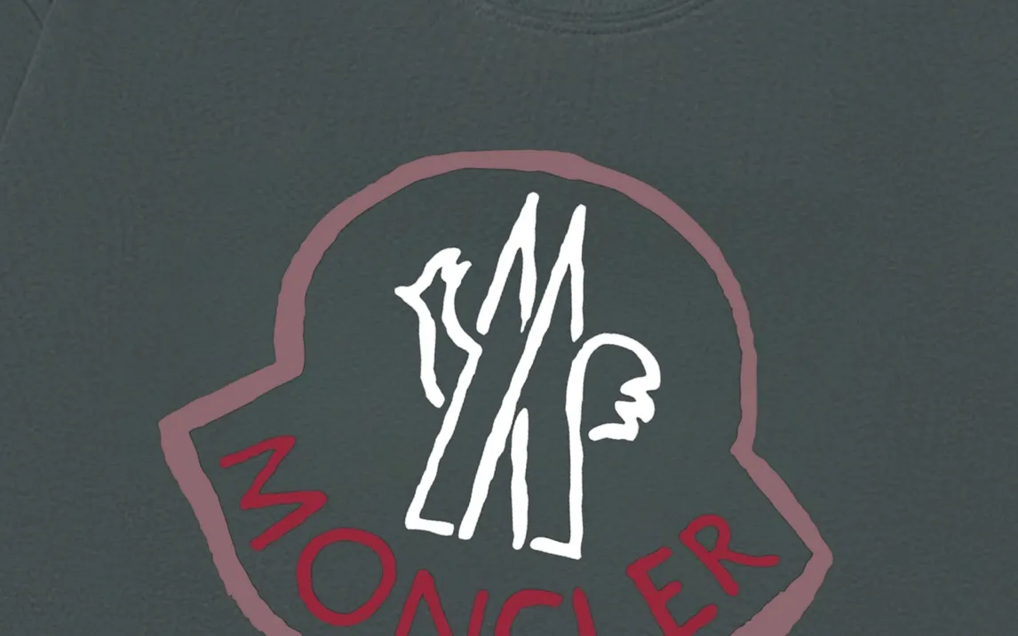 P180 Moncler 2025 new model, light luxury, classic printed letter logo, same style for men and women, long-sleeved T-shirt ·Customized 300g 100% double yarn pure cotton fabric ·Dyeing 32 count double-strand thread ·Collar label, hangtag, main mark and three labels complete Color: Gray Size: XS S M L