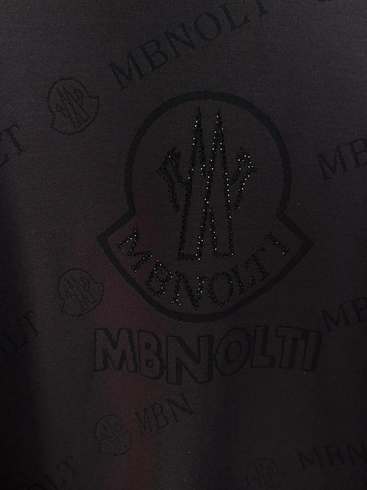 P440 MONCLER 2025 new knitted crew neck sweater, technical wool blended fabric, soft and comfortable, comfortable and breathable upper body, skin-friendly and non-irritating, unique design style, whether worn alone or matched, it is a versatile item, highlighting the personality of young people, extremely high-grade, and handsome upper body! Size: M-3XL