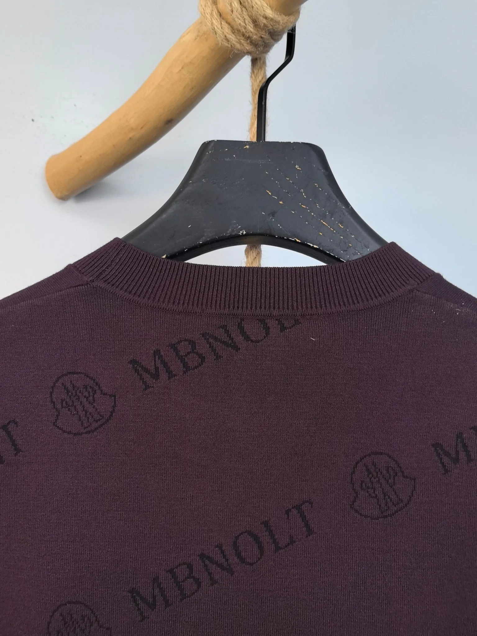 P440 MONCLER 2025 new knitted crew neck sweater, technical wool blended fabric, soft and comfortable, comfortable and breathable upper body, skin-friendly and non-irritating, unique design style, whether worn alone or matched, it is a versatile item, highlighting the personality of young people, extremely high-grade, and handsome upper body! Size: M-3XL