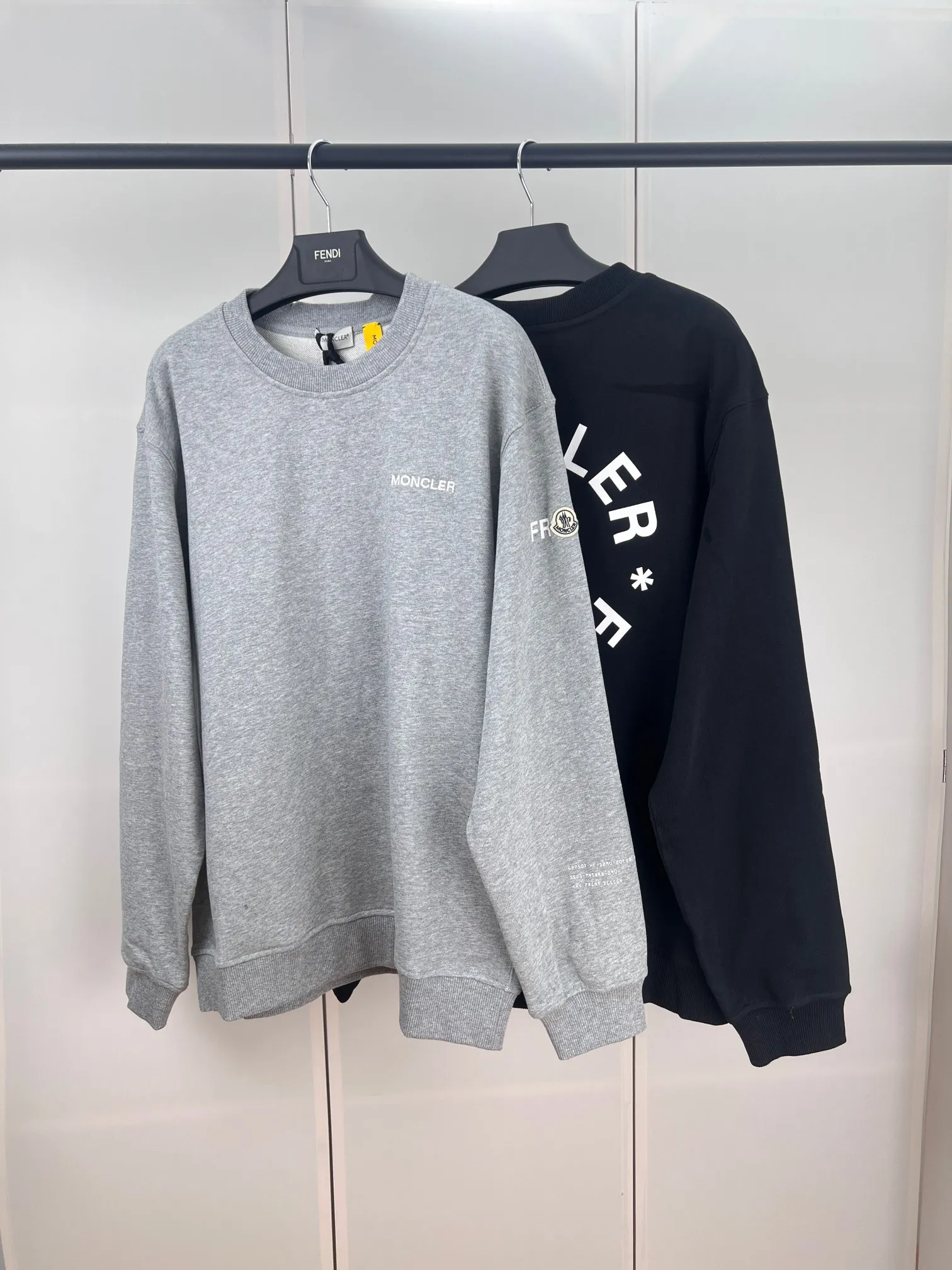 P390 Moncler masked letter embroidery printed round neck sweatshirt S/M/L/XL