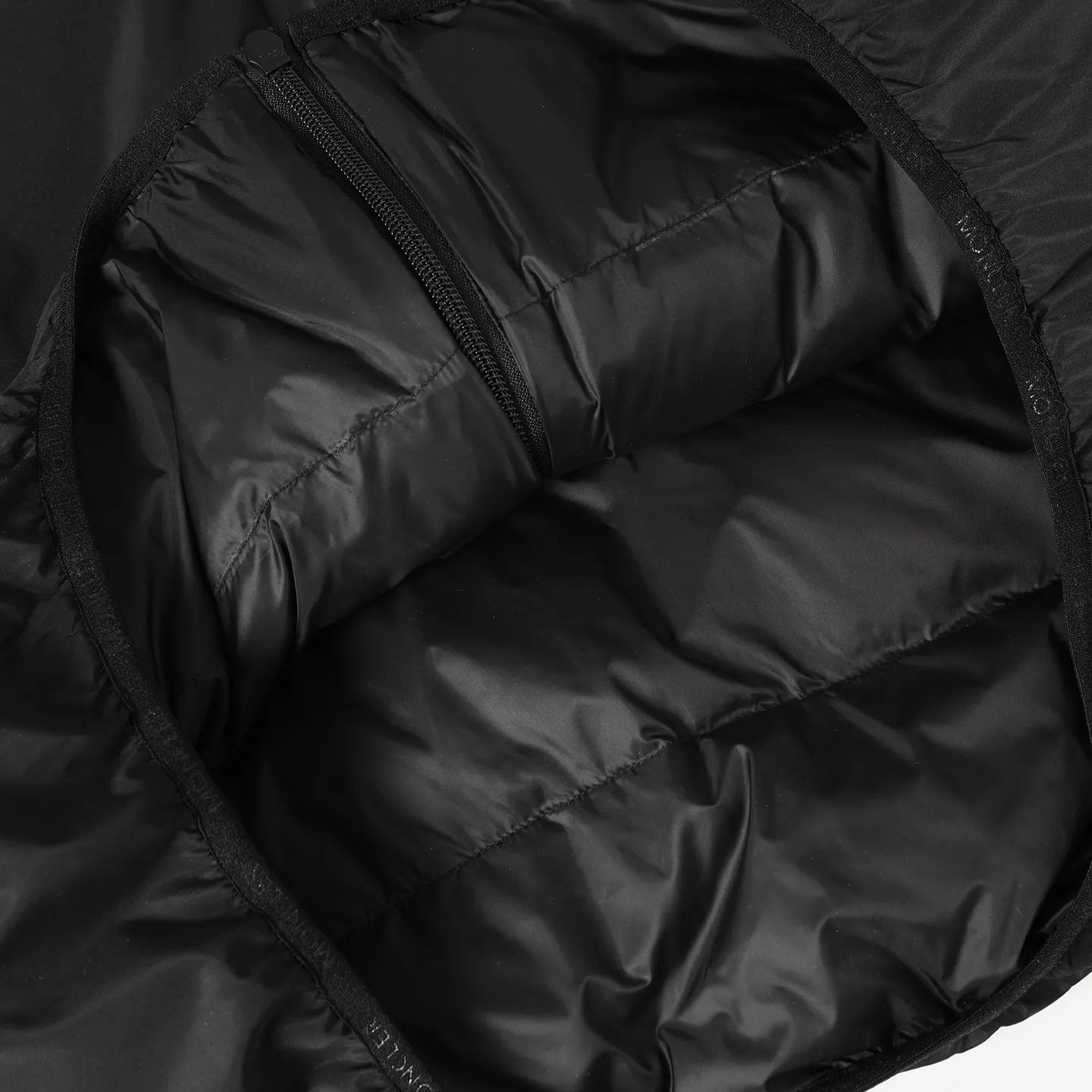 P650 Moncler/Mongolian Autumn and Winter New Style🆕 Original 1:1 customized hardware accessories, all imported and original customization, super heavy industry, excellent fabric workmanship, perfect version. Note⚠The fabric is super comfortable, exclusive model, non-market goods, same sizes for men and women. Size S-XL