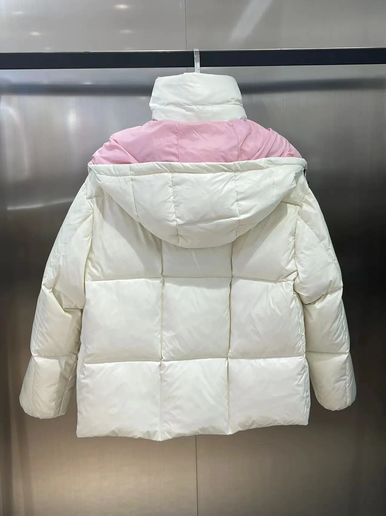 P700 🆕❤️😘 2023 new Moncler short down bakery color: black, milk white, ice blue, black pink lining, white pink lining, bright red Size: 0123