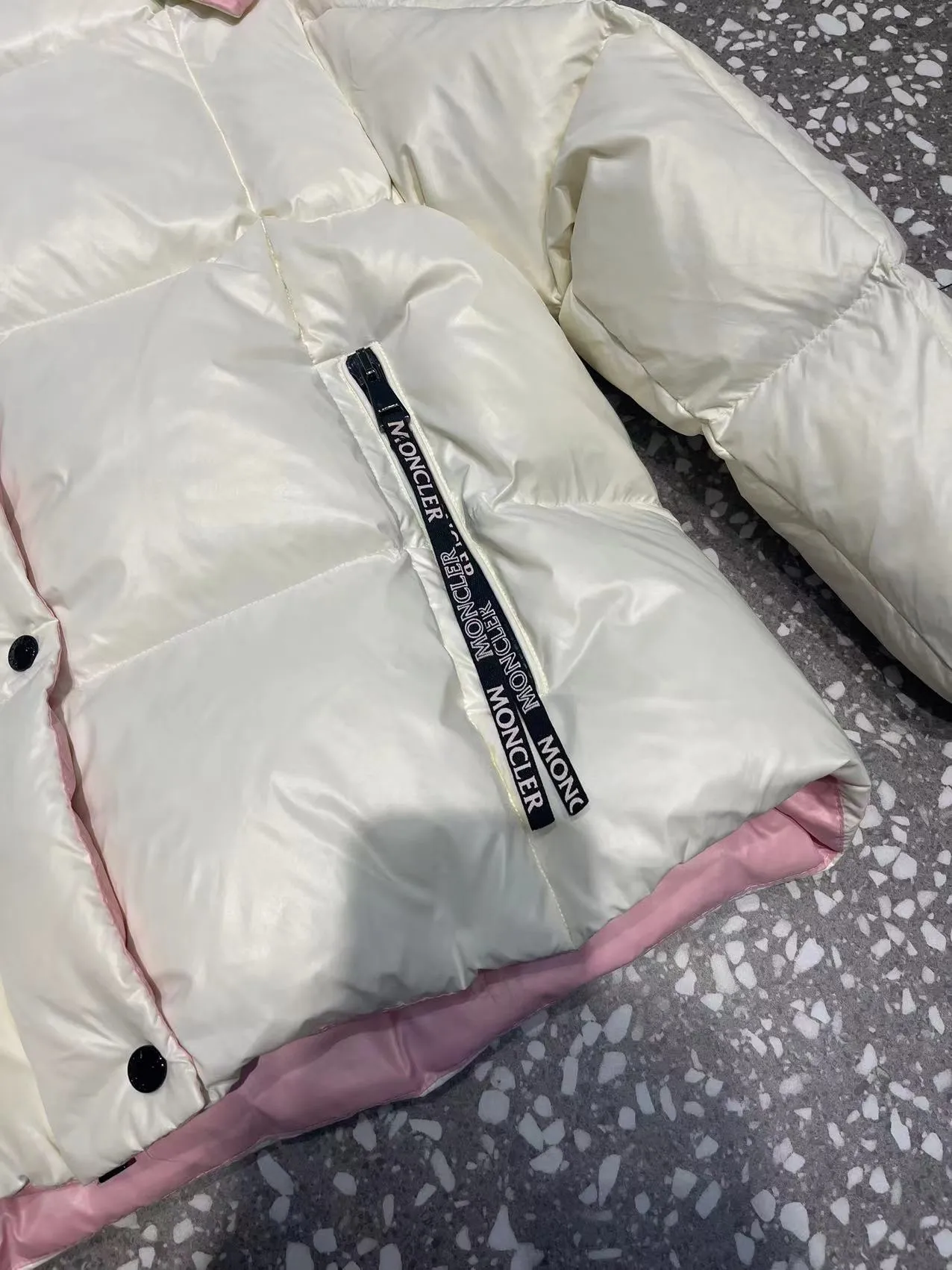 P700 🆕❤️😘 2023 new Moncler short down bakery color: black, milk white, ice blue, black pink lining, white pink lining, bright red Size: 0123