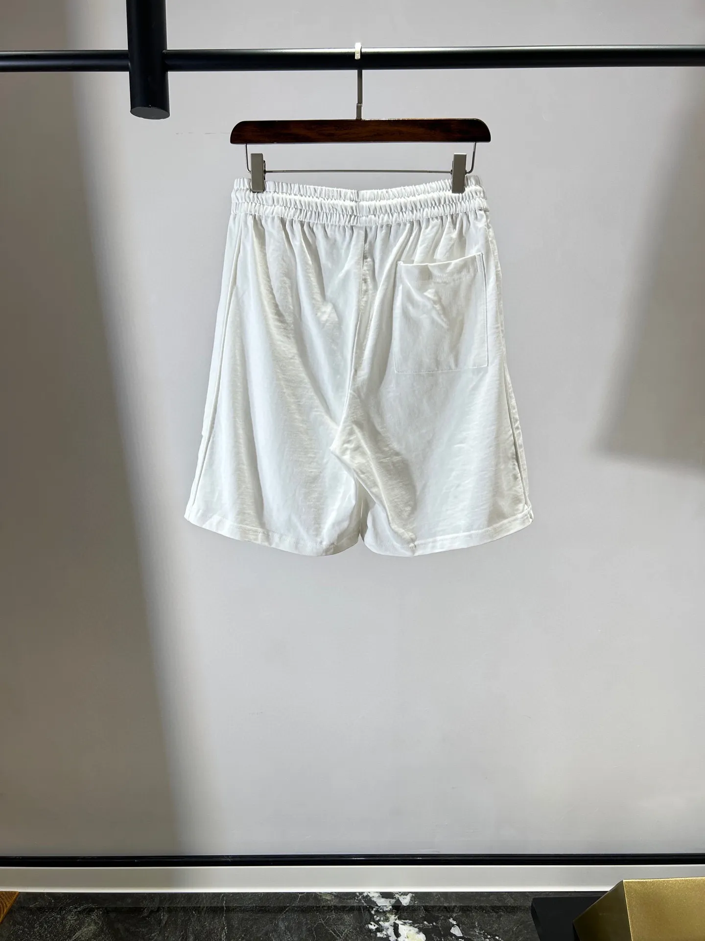 P570 Brand [MONCLER Mouth Covered] 2025 round neck short-sleeved shorts suit. The pure cotton fabric upper body will not be stuffy, the smooth and comfortable skin-friendly effect is more breathable, the fabric has its own texture, classic logo technology, a new interpretation from a unique angle, fashionable and versatile choice! Size: M-3XL (maximum wear: 190 pounds)