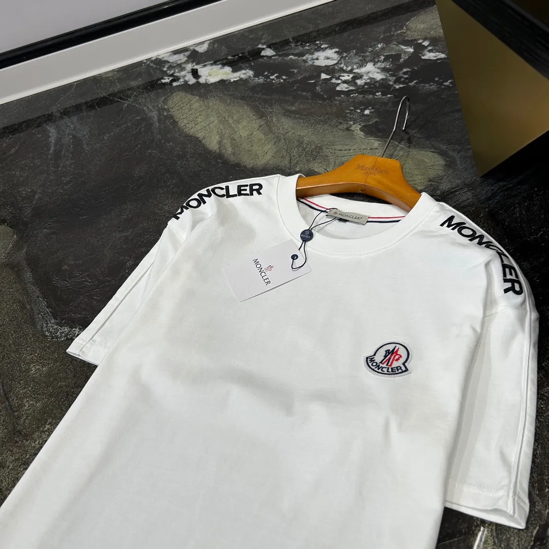 P570 Brand [MONCLER Mouth Covered] 2025 round neck short-sleeved shorts suit. The pure cotton fabric upper body will not be stuffy, the smooth and comfortable skin-friendly effect is more breathable, the fabric has its own texture, classic logo technology, a new interpretation from a unique angle, fashionable and versatile choice! Size: M-3XL (maximum wear: 190 pounds)