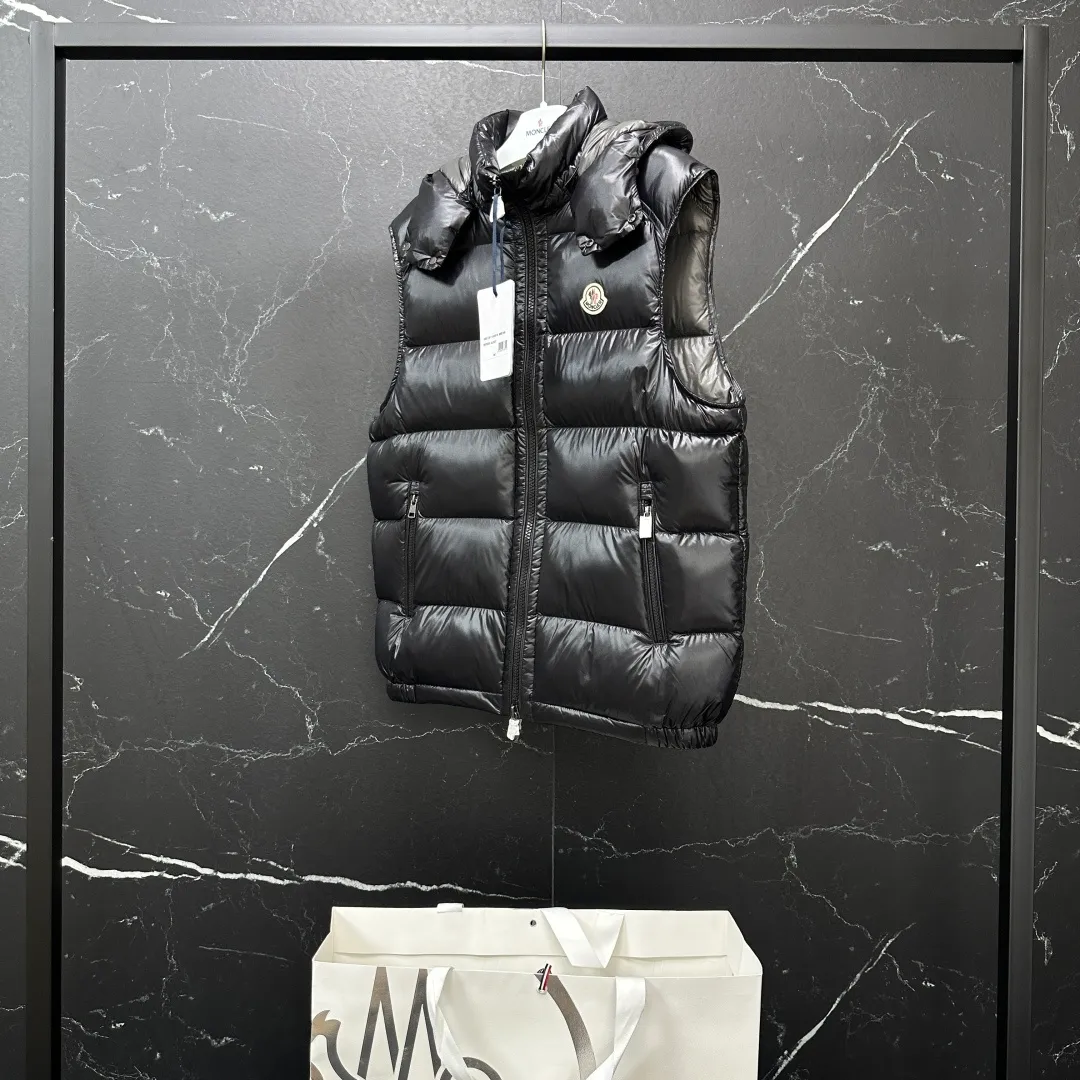 P580 𝑴𝒐𝒏𝒄𝒍𝒆𝒓｜Moncler 𝑩𝒐𝒓𝒎𝒆𝒔 series hooded down vest 040# 𝑺𝑰𝒁𝑬:𝟭# 𝟮# 𝟯# 𝟰# 𝟱# Product color: black