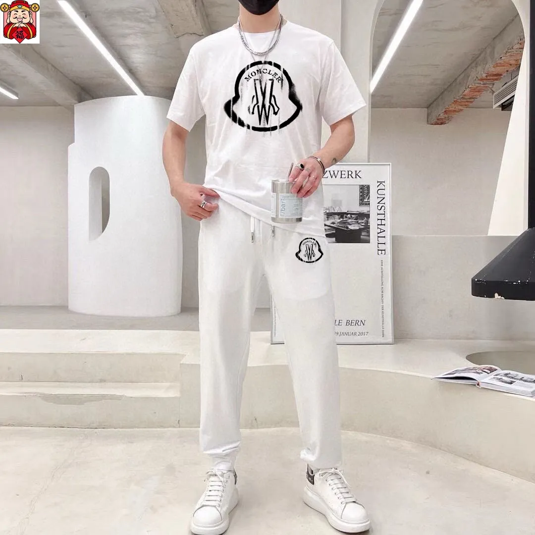 P320 [MONCLER] (Fat Man's Gospel) The same style as the 2025 official website. World-renowned luxury brand. Summer men's (double mercerized) high-quality 🐂 suit. It is made of imported original fabrics. It is a trendy style of the season and a versatile hit. Simple and elegant, precise workmanship allows you to be at the top of fashion. Size: M-5XL (can be worn up to 220 pounds)