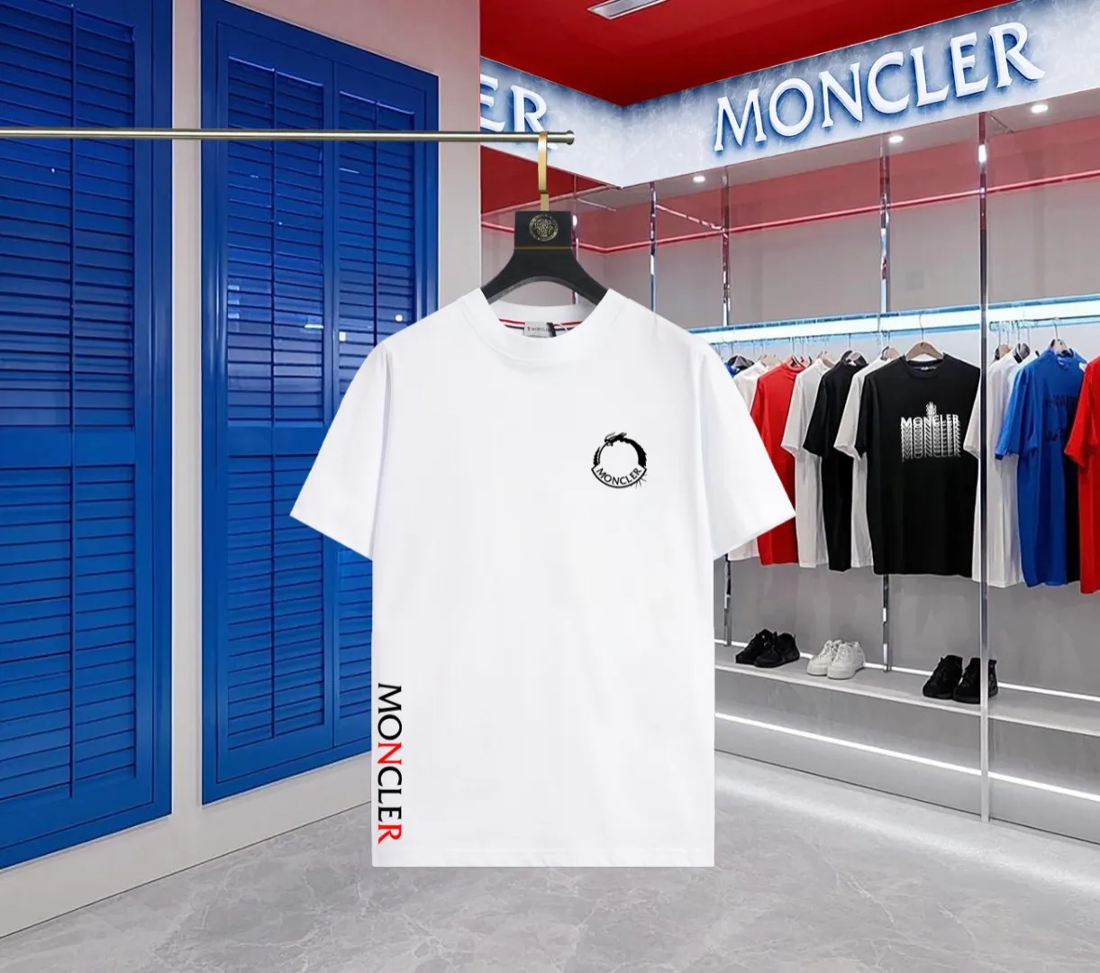 P140 💰Upgraded version "Mobile phone smart sensor ~ NFC chip armband ~ direct access to the official website for anti-counterfeiting" "Moncler ~ Mouth Mouth" 2025 new high-quality round neck short-sleeved T-shirt. The cuffs have imported embroidered labels. Customized dyeing, very comfortable to touch. Super versatile and good-looking short-sleeved. Complete with three labels. Non-market ordinary version. Feel free to compare. Quality is absolutely guaranteed! ‼ First of all, this original fabric is all custom-woven with 32-count double yarn fabric, 250G, and the weight is the same‼ Fine workmanship, double waistcoat method, double waistcoat method, double waistcoat method makes the whole dress more three-dimensional, which is not a craft that ordinary T-shirts can achieve🤪 Size: S-M-L-XL-2XL Color: black, white, apricot, same style for men and women