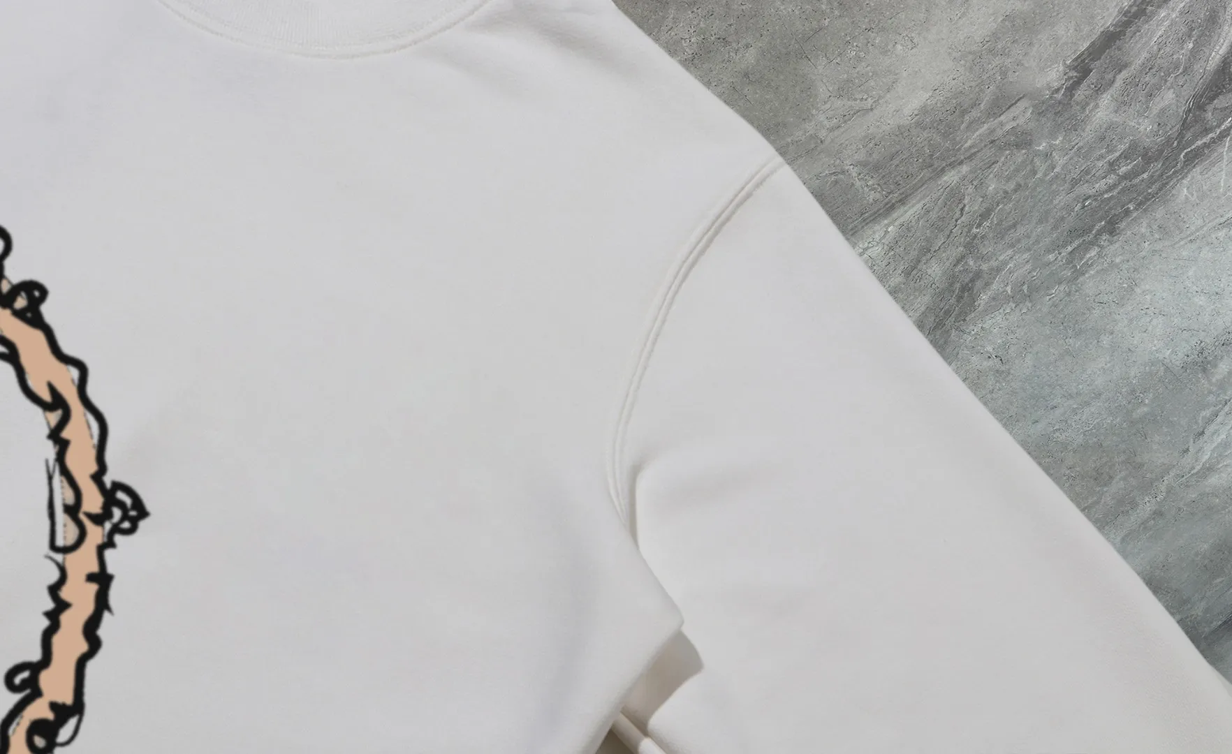 P210 High-version sweatshirt) [Long-term stock] 〖𝐌𝐎𝐍𝐂𝐋𝐄𝐑~Mask〗 Made of 440g heavy-weight fabric. It is different from the market currency. It can be matched with any variety and is properly handsome. 😎The whole dress is made of double waistcoats. The double waistcoats make the whole dress more three-dimensional. Not ordinary factories can do such fine work. 2025 Spring runway version of the T stage, on sale at the counter, round neck terry sweatshirt, high-end double-strand pure cotton, custom-made stretch ribs, dyed in the same vat, complete with three standards, matched with exquisite embroidered LOGO on the chest, simple and advanced, same style for men and women. Color: black, apricot, white, size: S M L XL 2XL