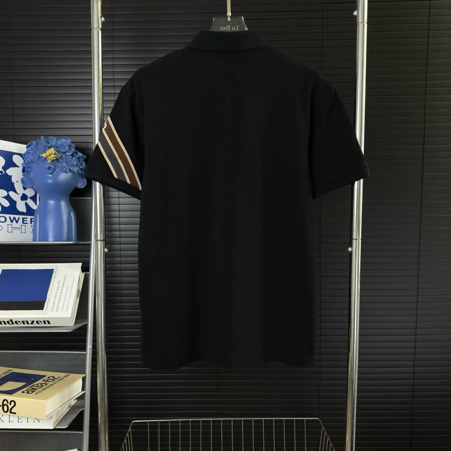 P190 A135 (Long-term replenishment, next day arrival) MONCLER muzzle, hand sleeve webbing badge stitching 2025 new style, custom small letter logo, casual polo shirt short sleeves · Original fabric · High version · High quality contrast-dyed fabric, round neck vertical version, full set of accessories, using autumn pearl pique fabric, original hardware accessories, original factory original label, carefully designed, original custom details restored, rib knitted striped collar.  Complete three standards, non-market ordinary version, free to compare, absolute quality guaranteed, full set of Sydney paper packaging, color: black, white, size: S~XXL