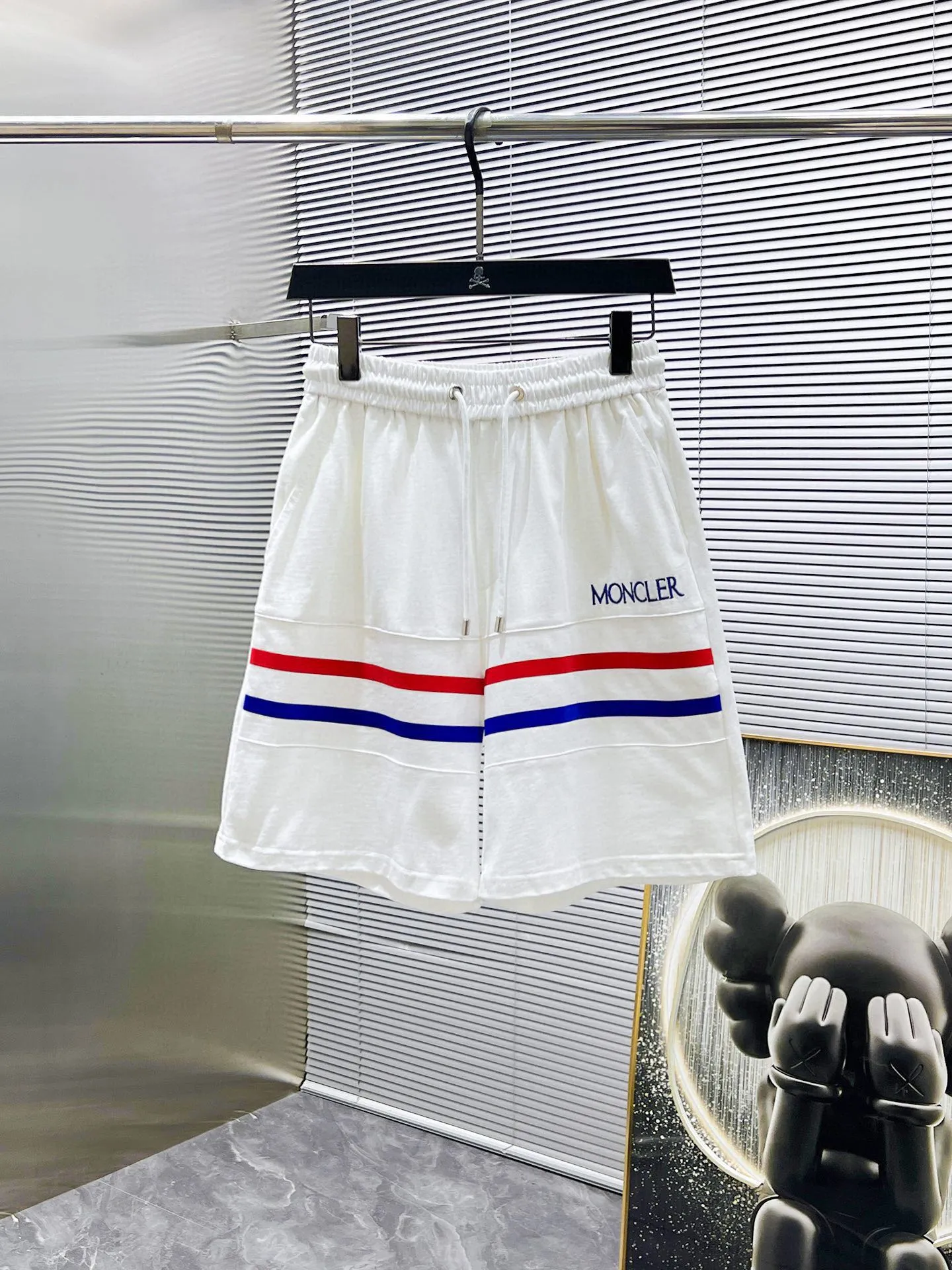 P570 Brand [MONCLER Mouth Covered] 2025 round neck short-sleeved shorts suit. The pure cotton fabric upper body will not be stuffy, the smooth and comfortable skin-friendly effect is more breathable, the fabric has its own texture, classic logo technology, a new interpretation from a unique angle, fashionable and versatile choice! Size: M-3XL (maximum wear: 190 pounds)