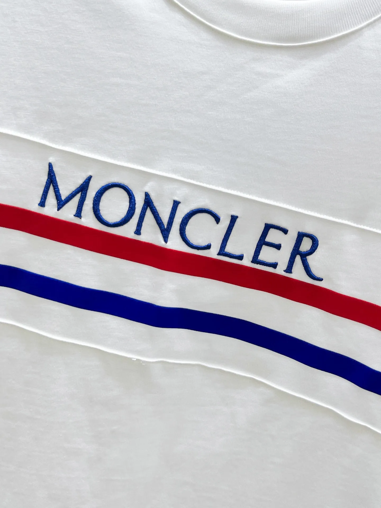 P570 Brand [MONCLER Mouth Covered] 2025 round neck short-sleeved shorts suit. The pure cotton fabric upper body will not be stuffy, the smooth and comfortable skin-friendly effect is more breathable, the fabric has its own texture, classic logo technology, a new interpretation from a unique angle, fashionable and versatile choice! Size: M-3XL (maximum wear: 190 pounds)